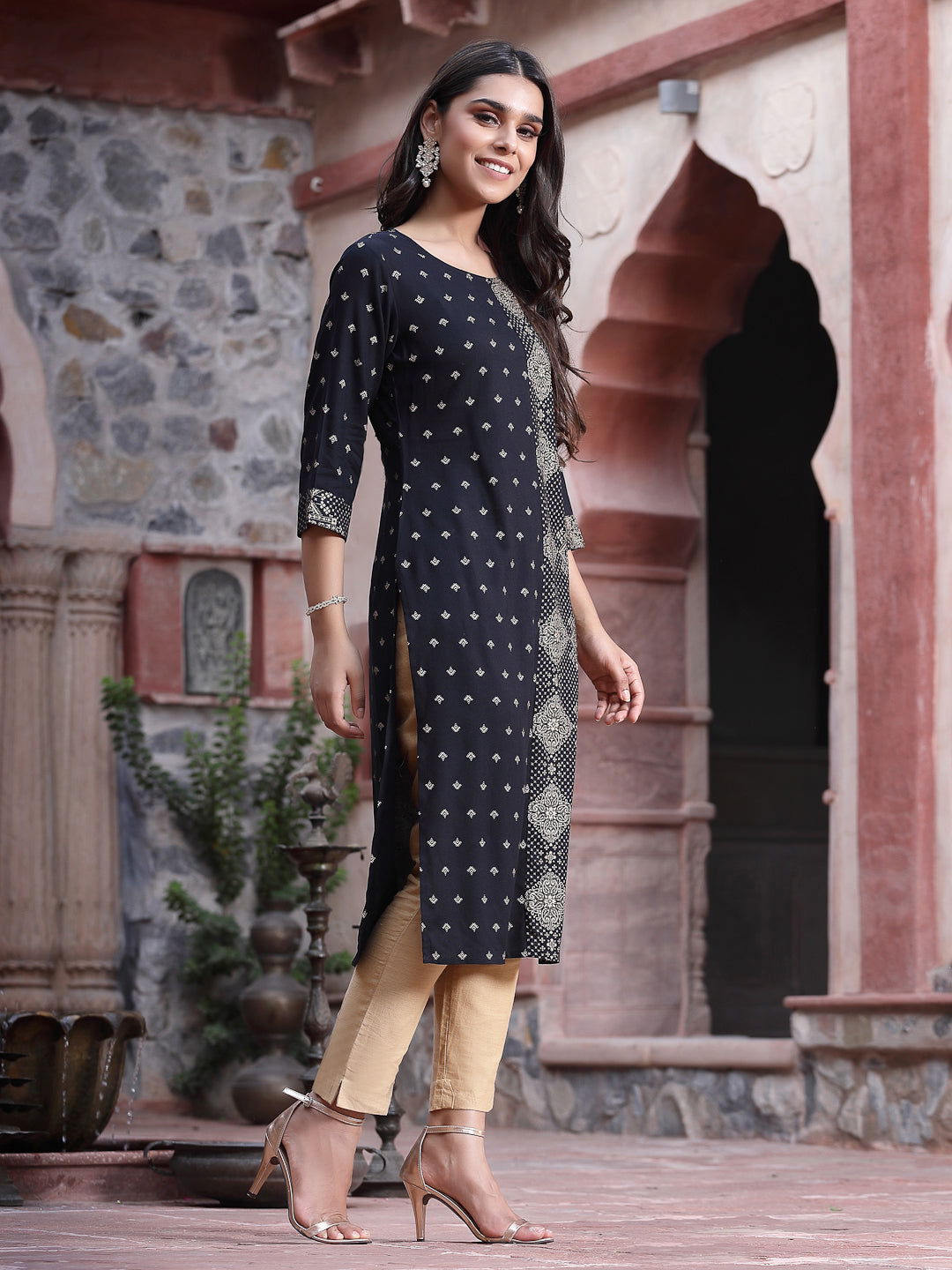 Juniper Black Geometric Printed Rayon Straight Kurta 