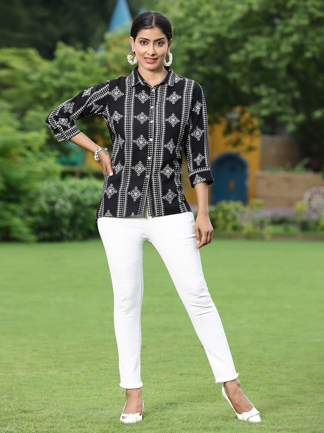 Juniper Black Geometric Printed Rayon Straight Shirt with Buttons 