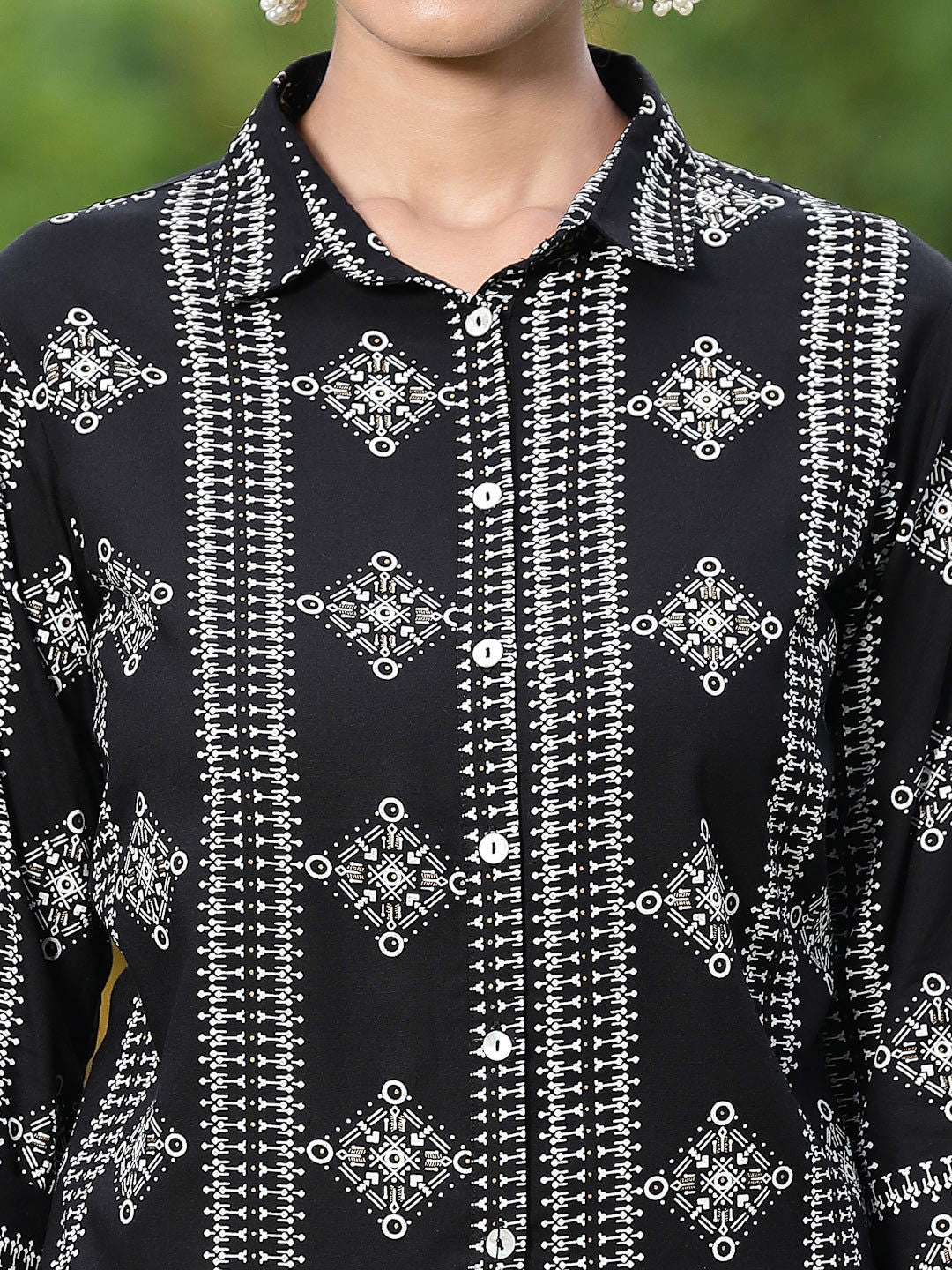 Juniper Black Geometric Printed Rayon Straight Shirt with Buttons 
