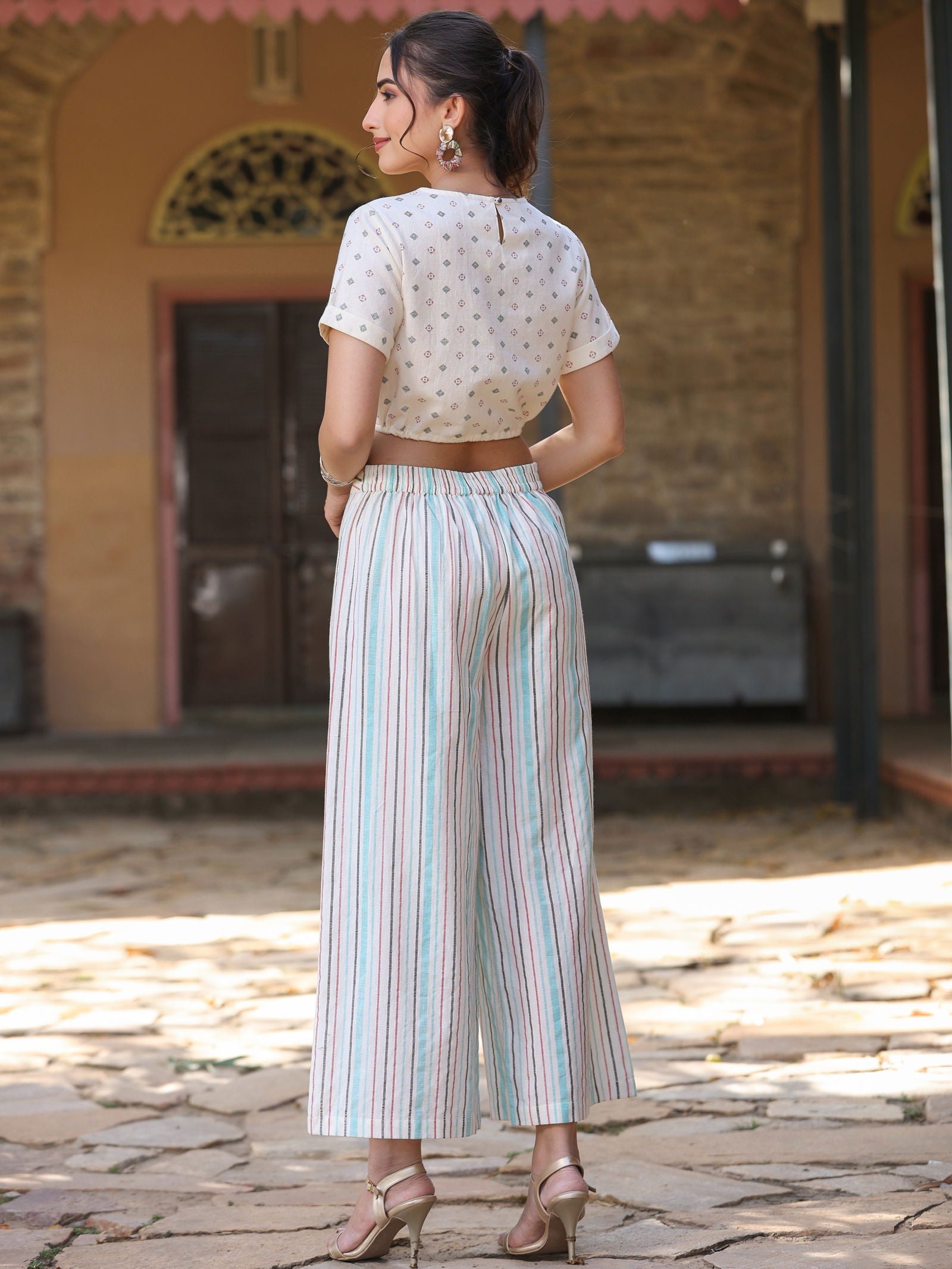 Juniper  Off-white Geometric Printed Cotton Flex Clothing Set with Thread Embroidery 