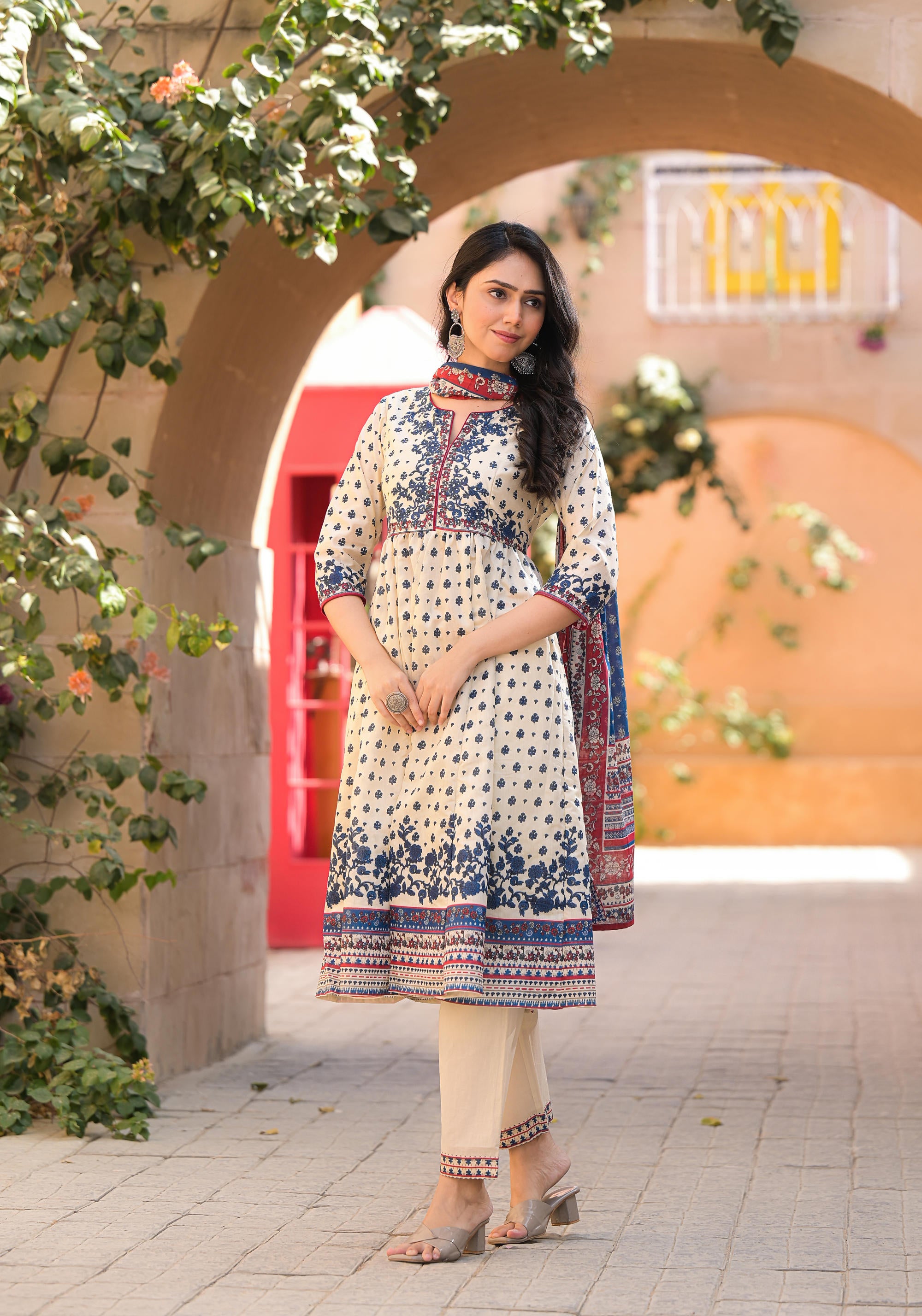 Ivory Floral Printed Chanderi Kurta Pant And Dupatta Set With Sequins