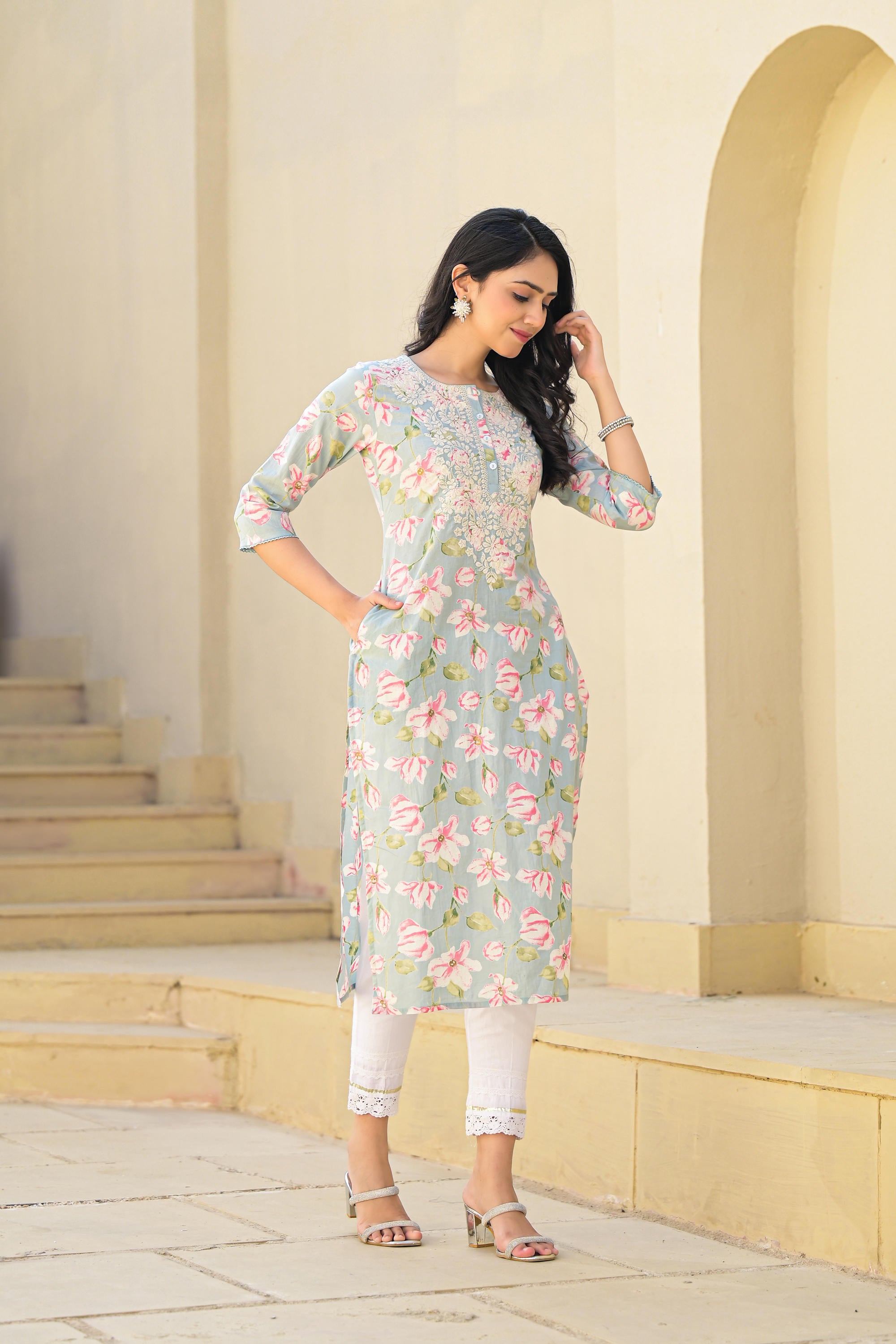 Green Floral Printed Cotton Kurta With thread Work & Buttons