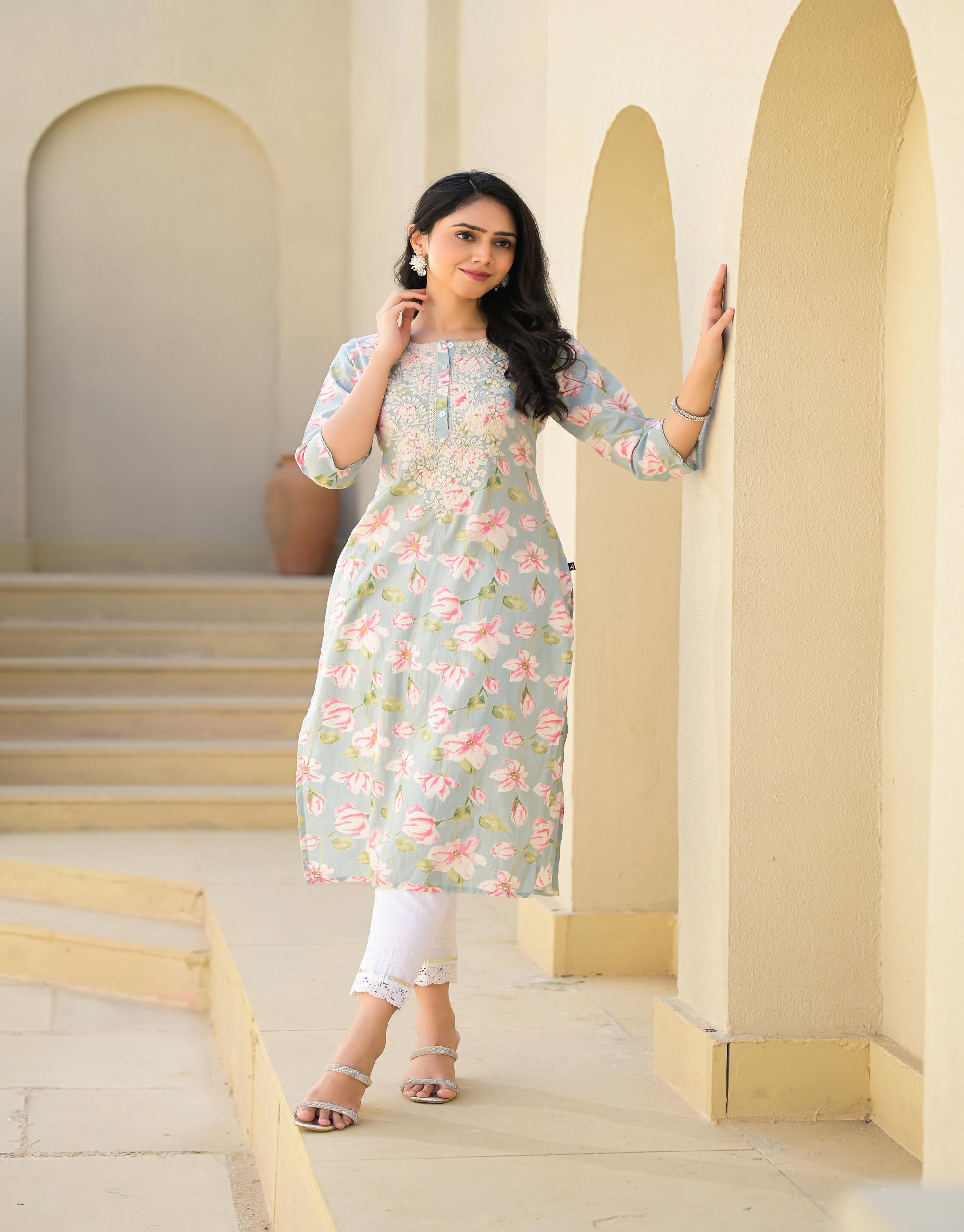 Green Floral Printed Cotton Kurta With thread Work & Buttons