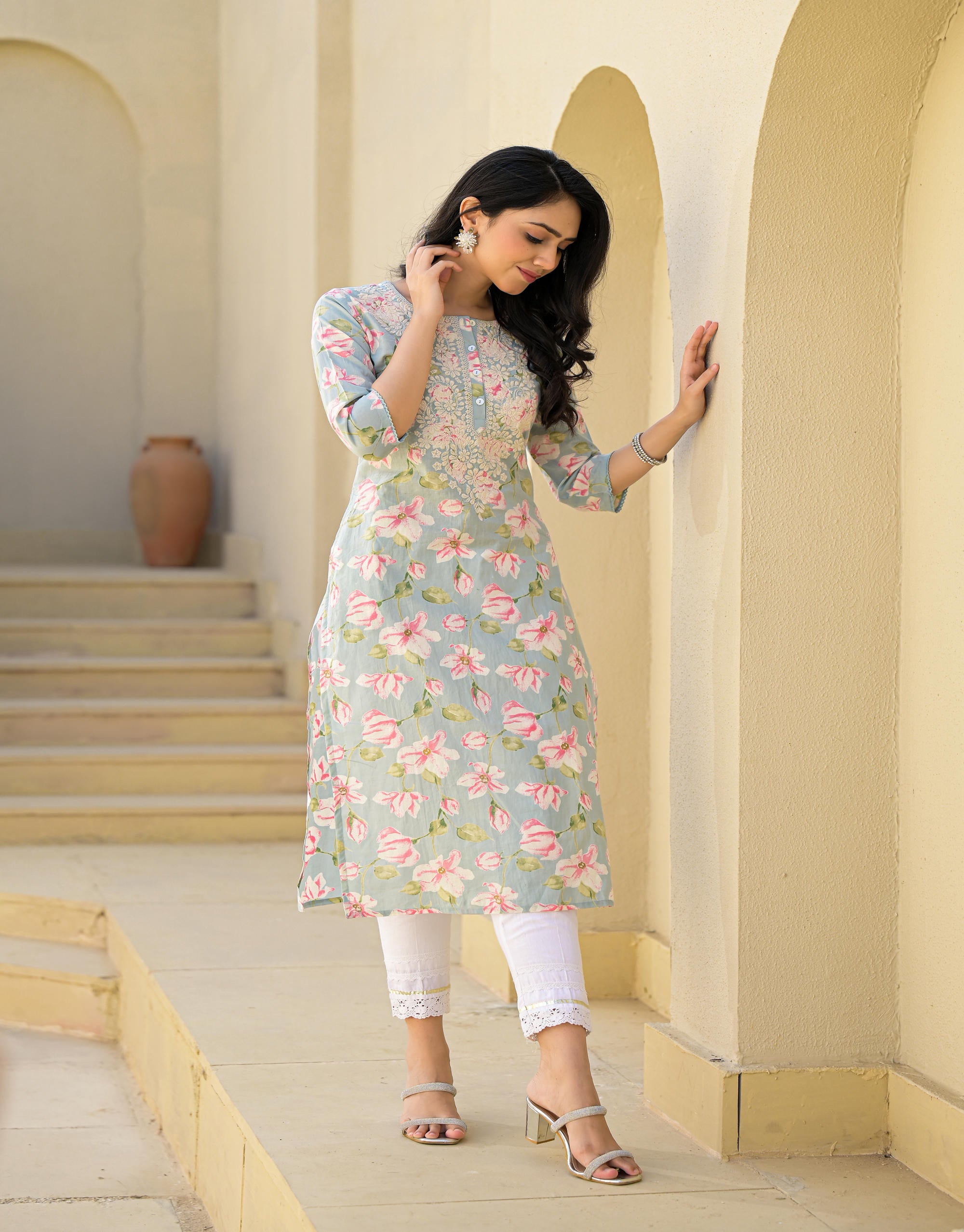 Green Floral Printed Cotton Kurta With thread Work & Buttons