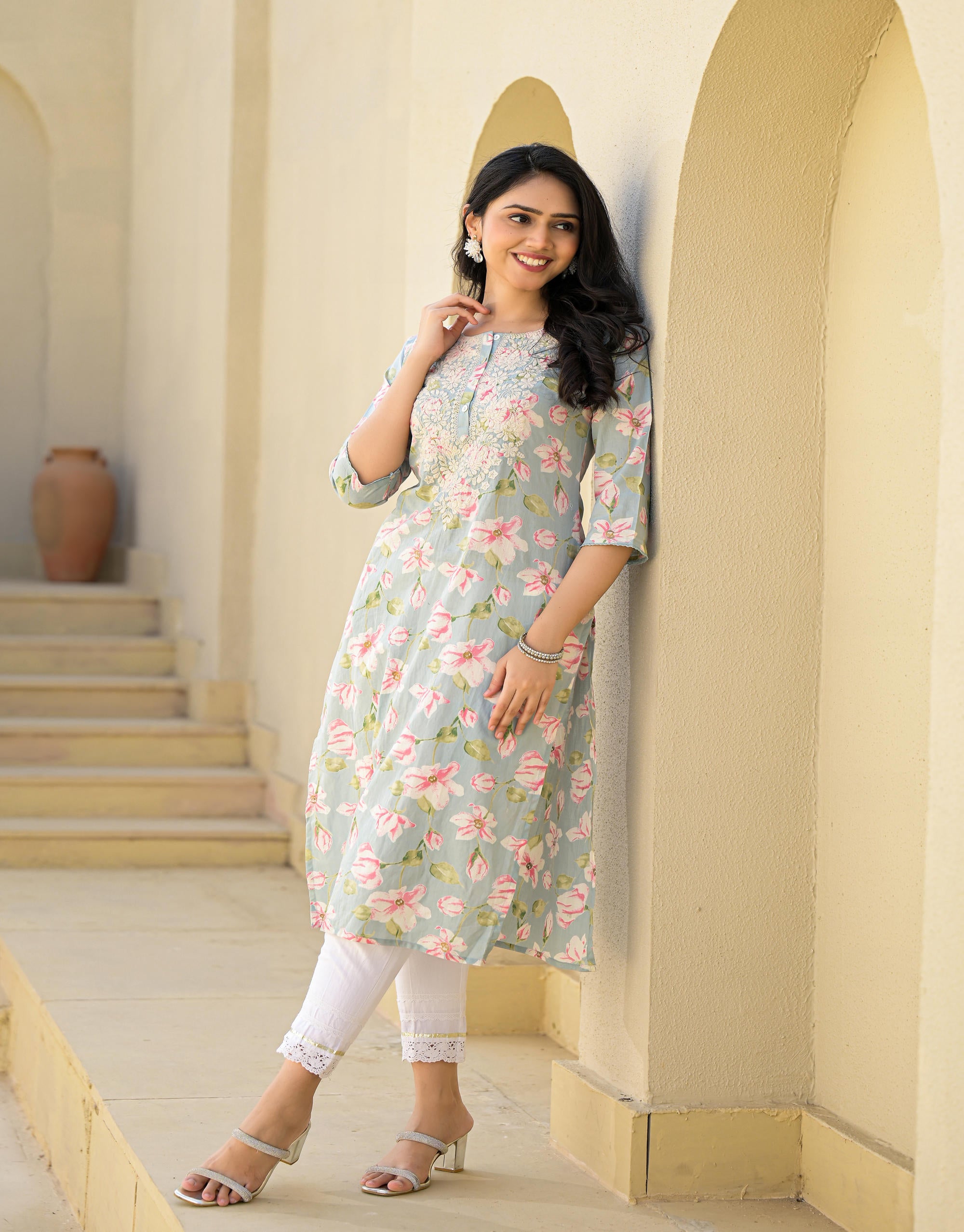 Green Floral Printed Cotton Kurta With thread Work & Buttons