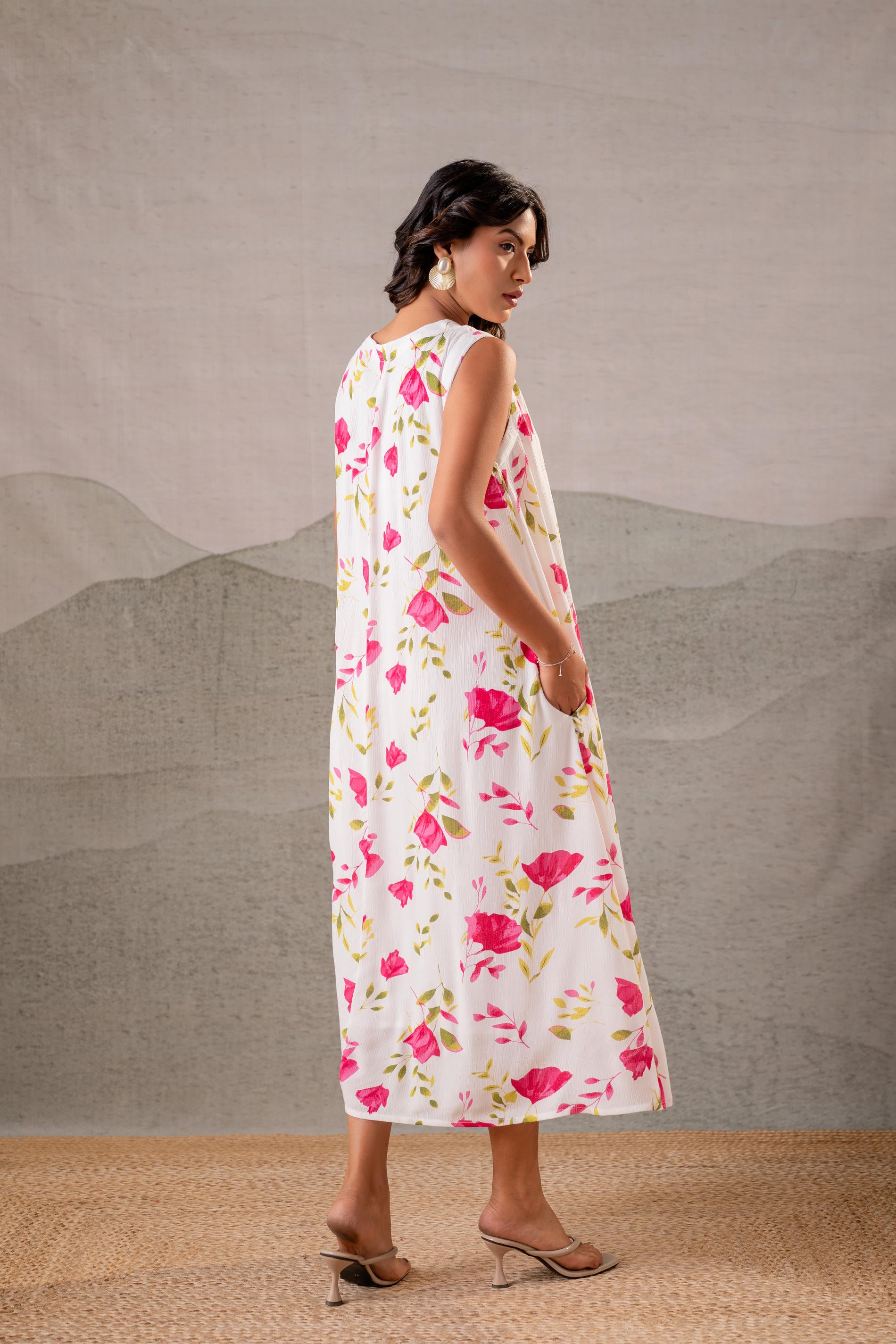 Gulbahar Off-White Floral Flared Kurta