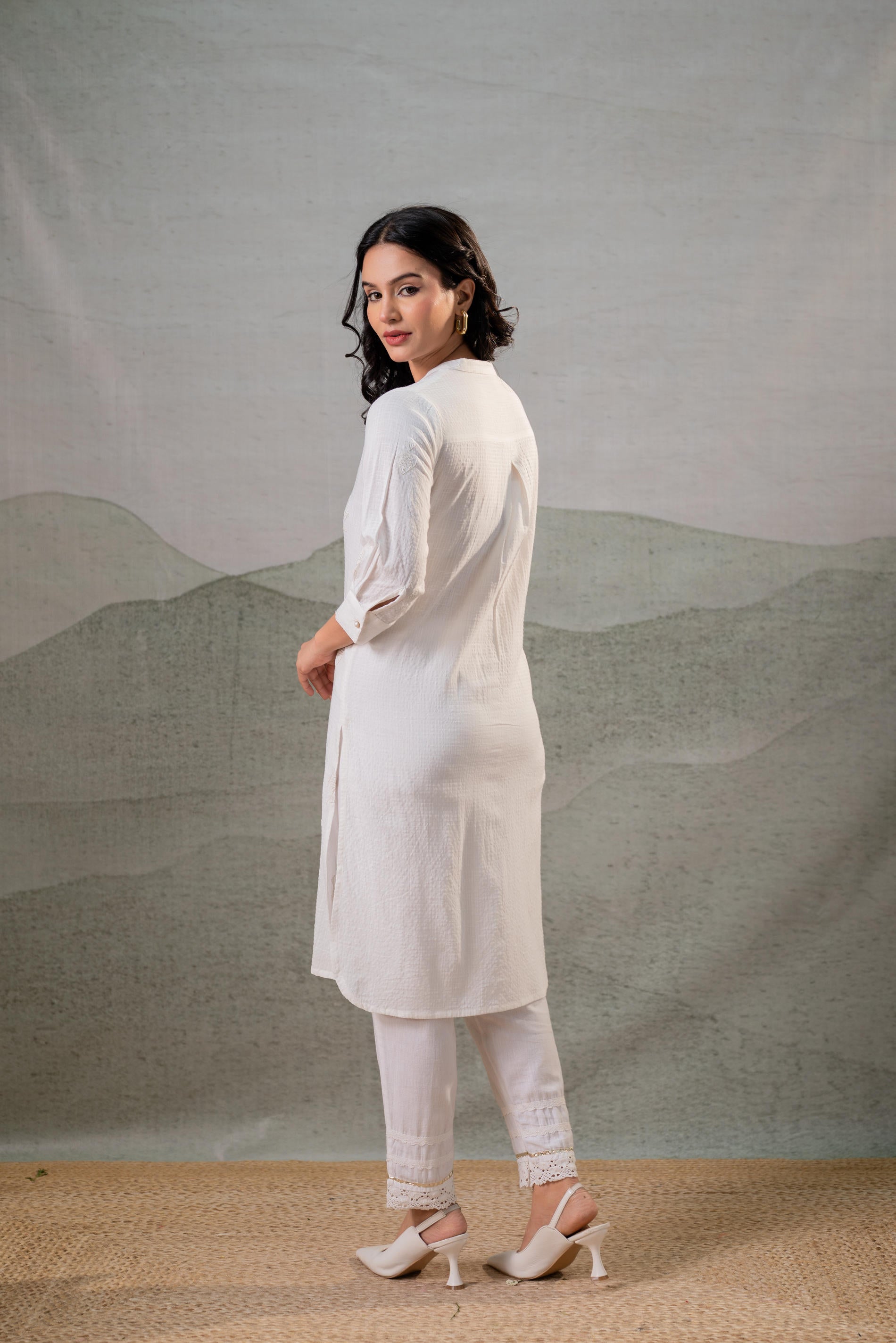 Cotton Bloom White Textured Straight Kurta