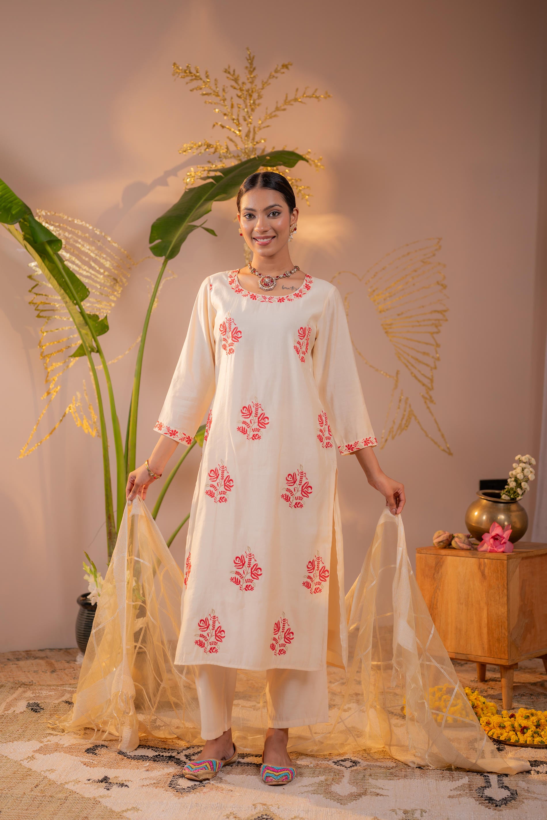 Ivory Coral Blossom Printed Kurta Pant And Dupatta Set