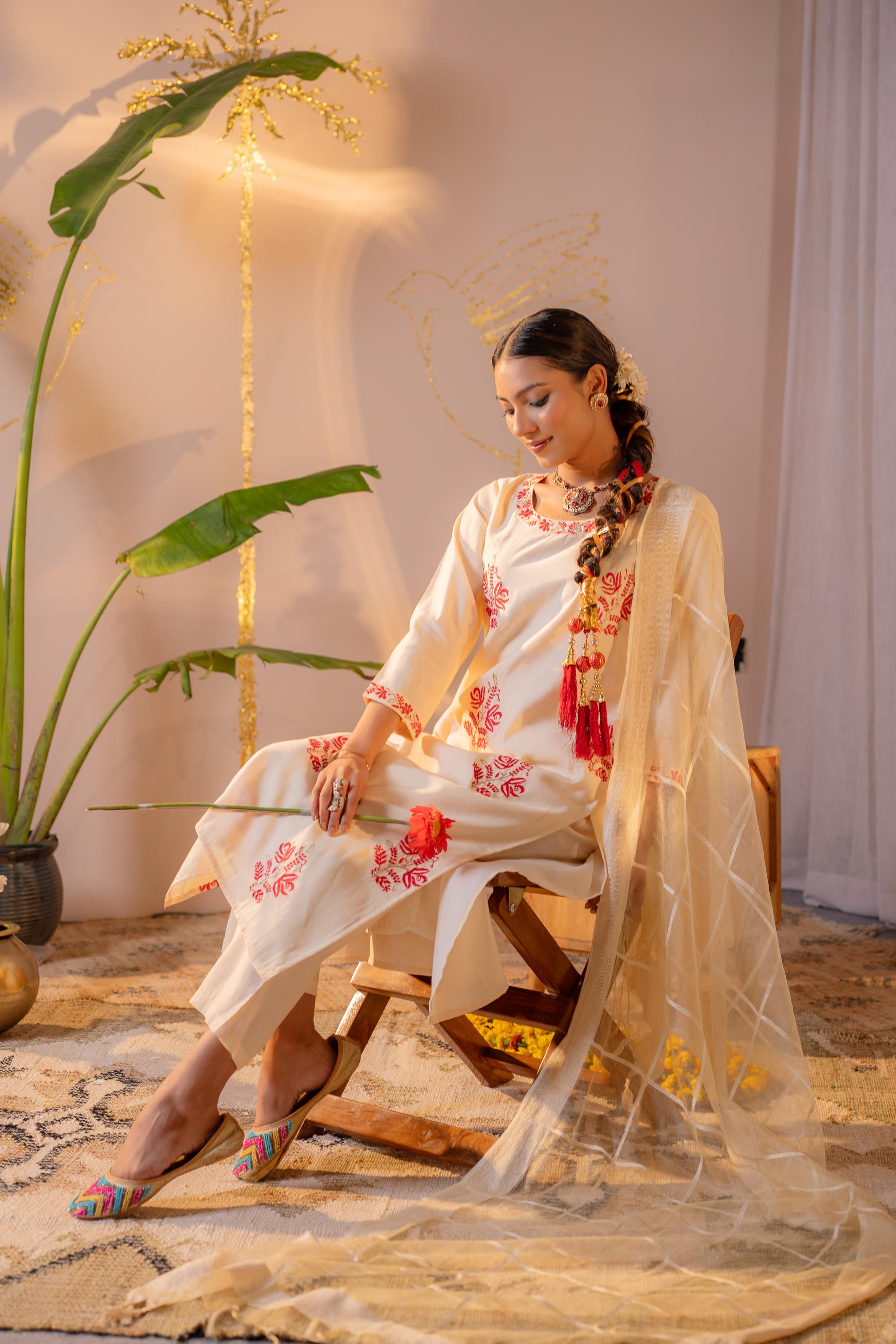Ivory Coral Blossom Printed Kurta Pant And Dupatta Set