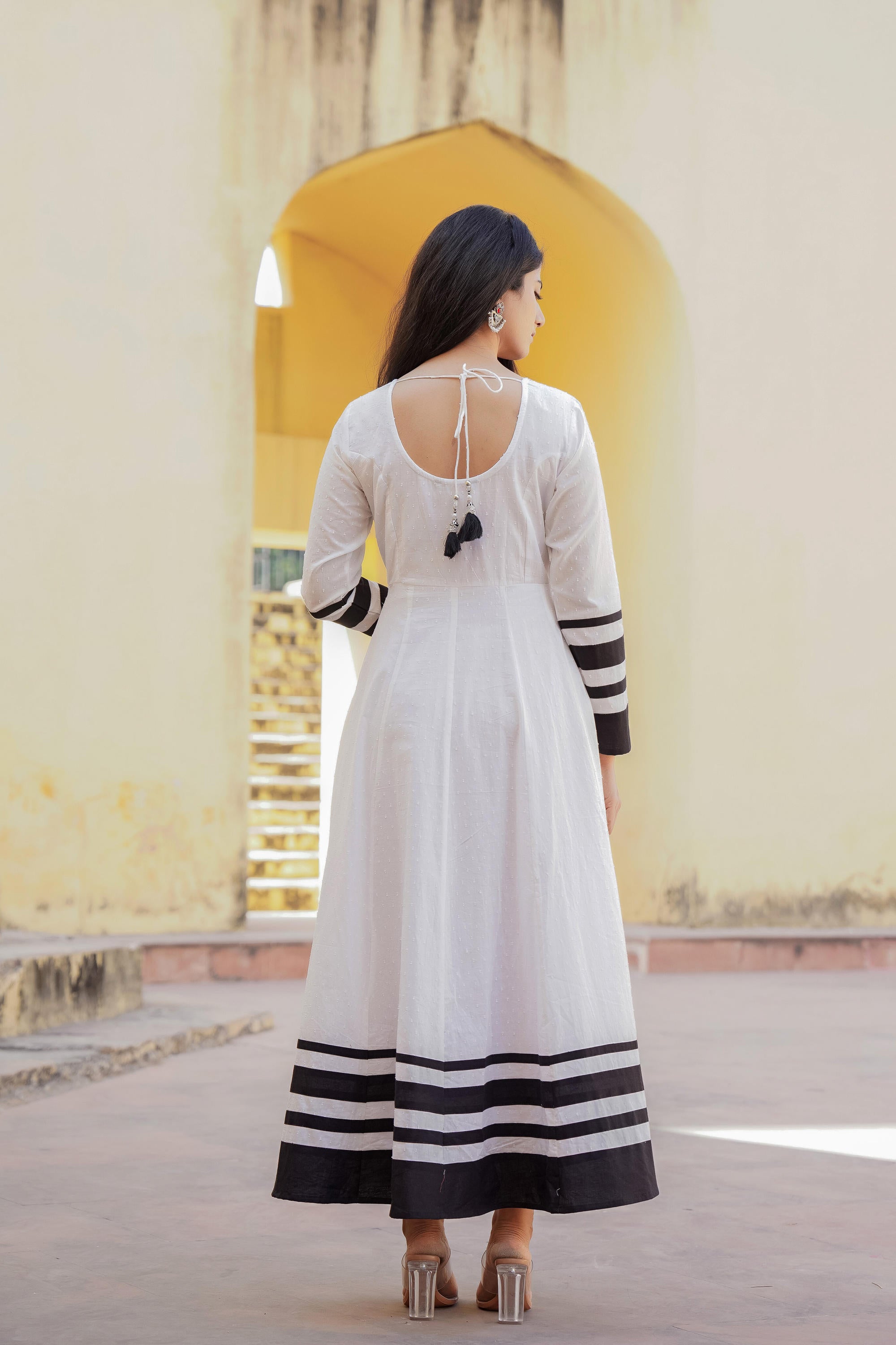 White Ethnic Motif Printed Dress & Dupatta Set With Thread Work