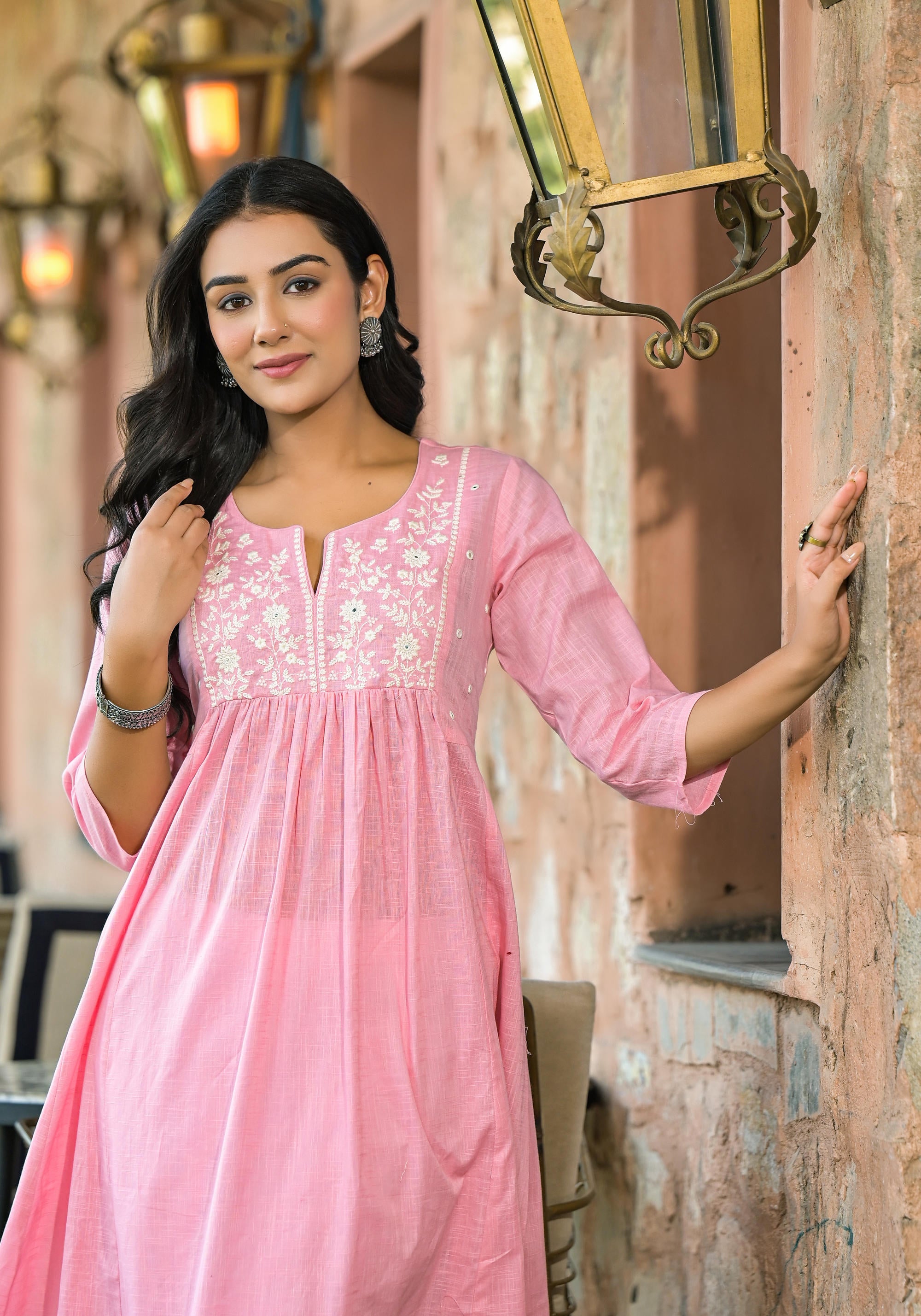 Onion Pink Solid Cotton Kurta With Thread Embroidery