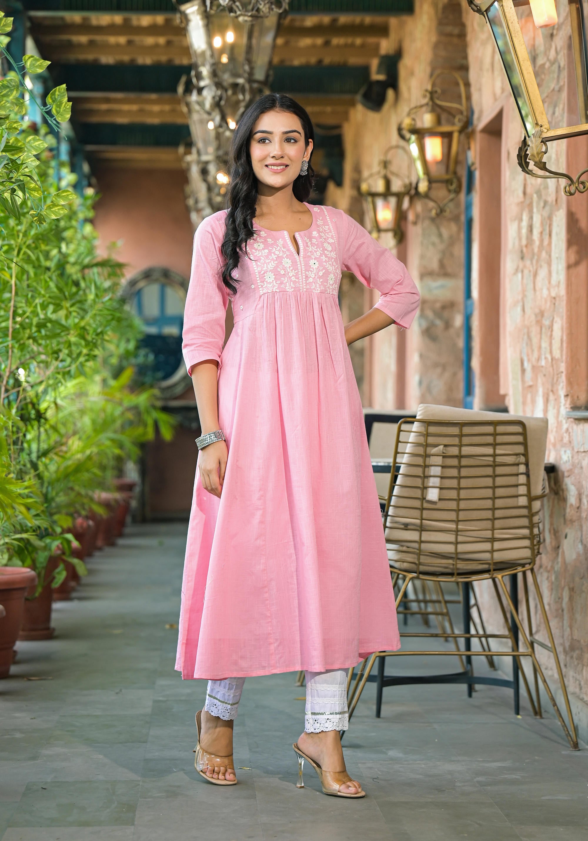 Onion Pink Solid Cotton Kurta With Thread Embroidery