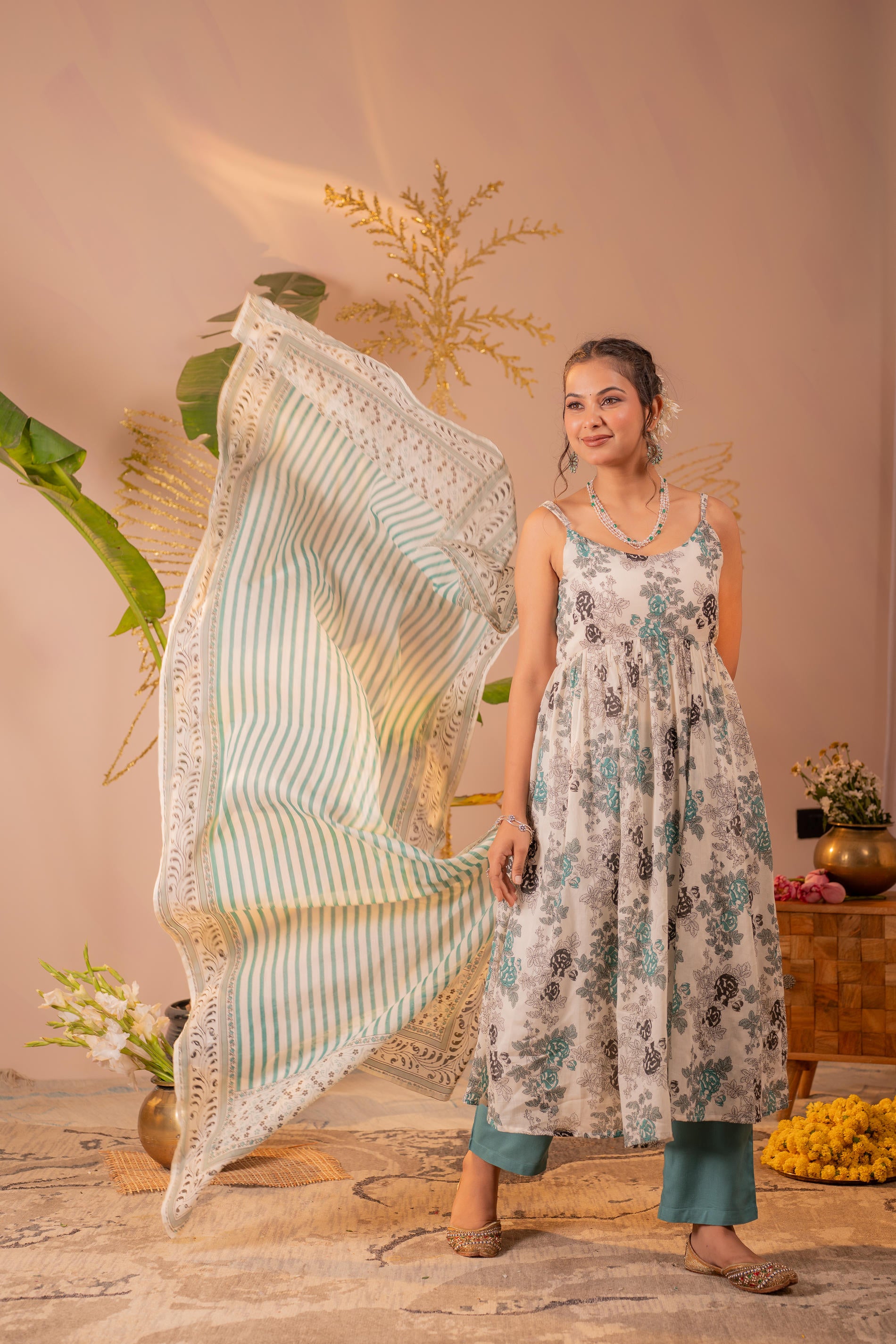 Ivory Meadow Bloom Kurta Pant And Dupatta Set