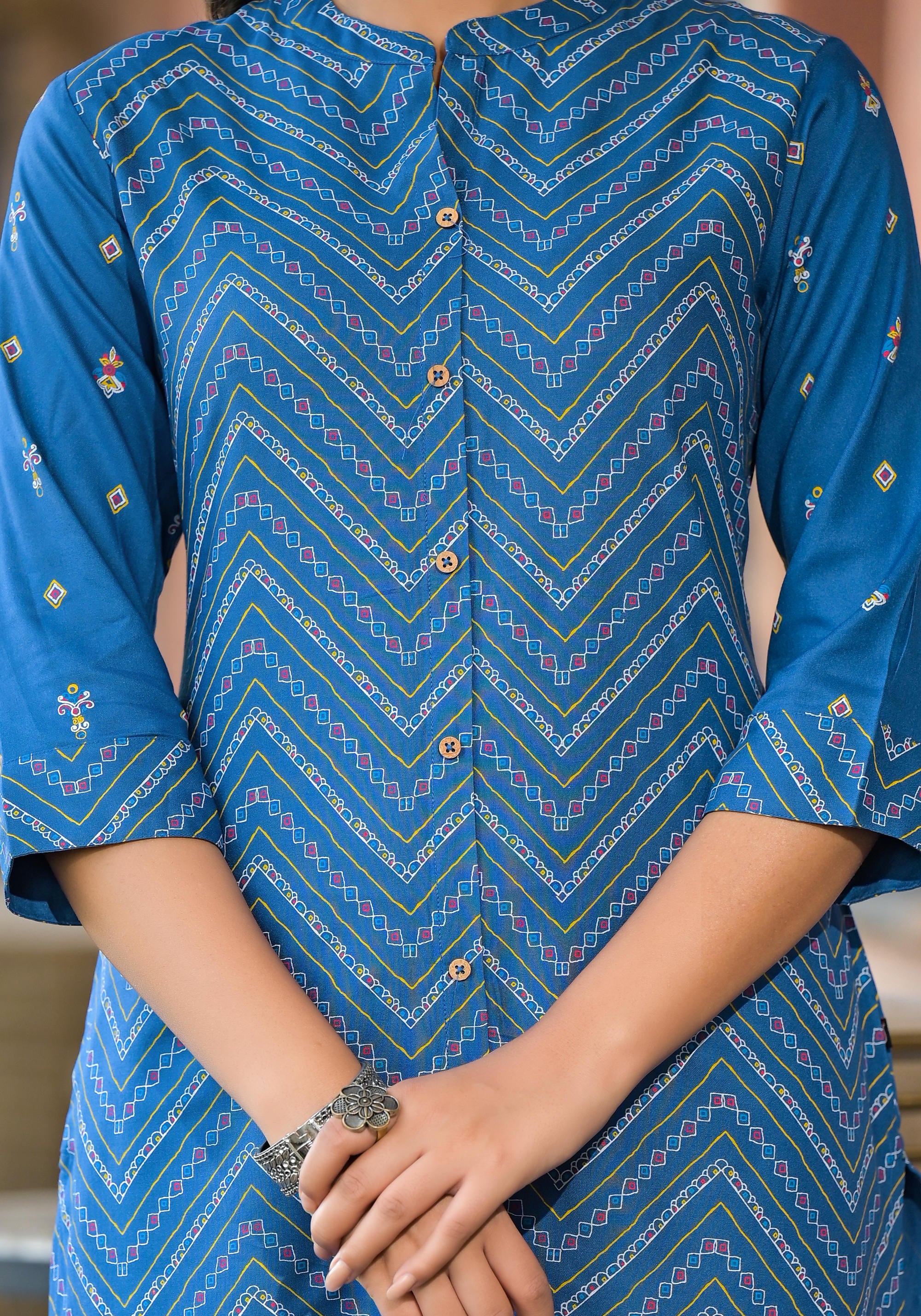 Blue Ethnic Motif Printed Viscose Kurta With Button Closure