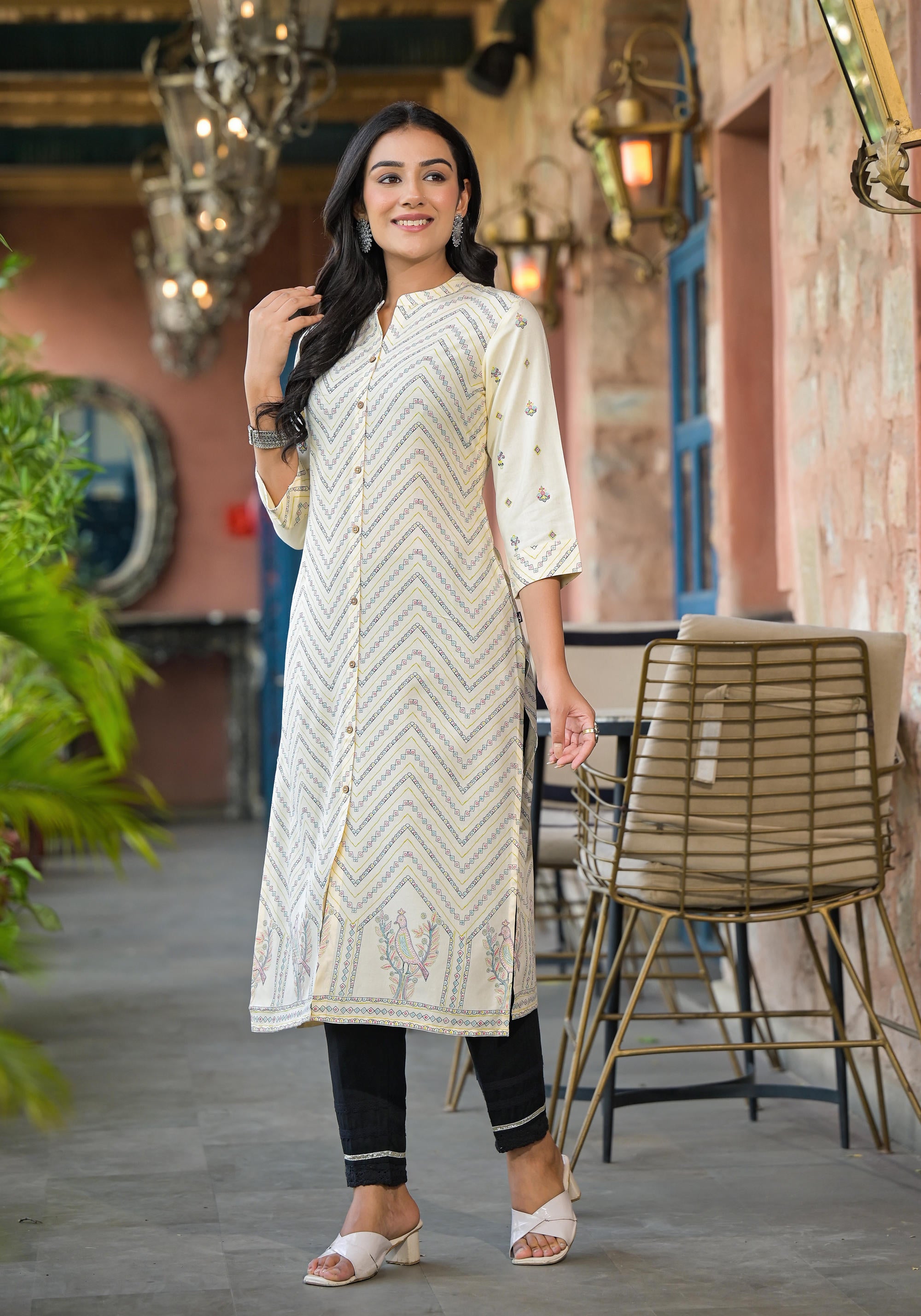 Ivory Ethnic Motif Printed Viscose Kurta With Button Closure