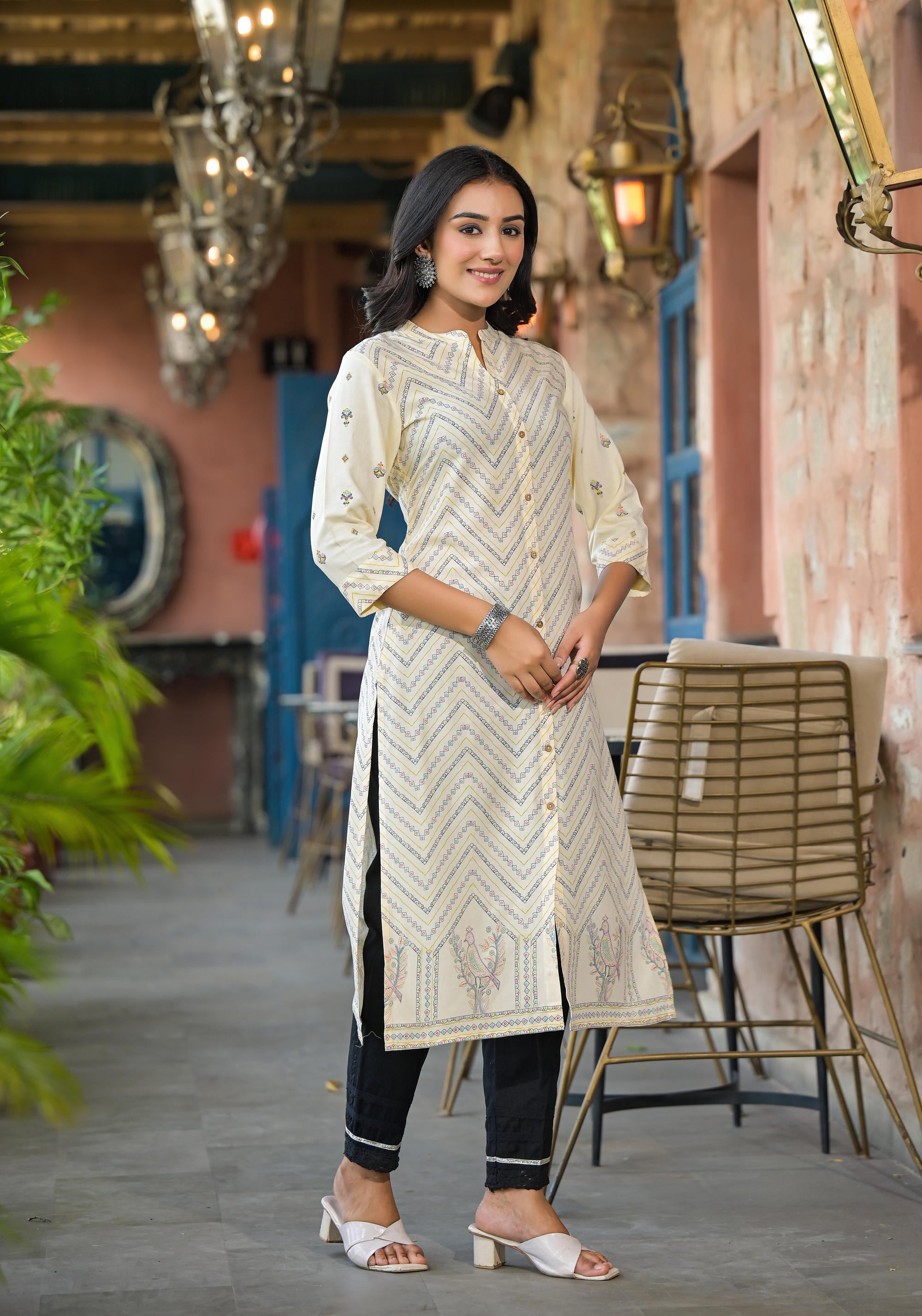 Ivory Ethnic Motif Printed Viscose Kurta With Button Closure