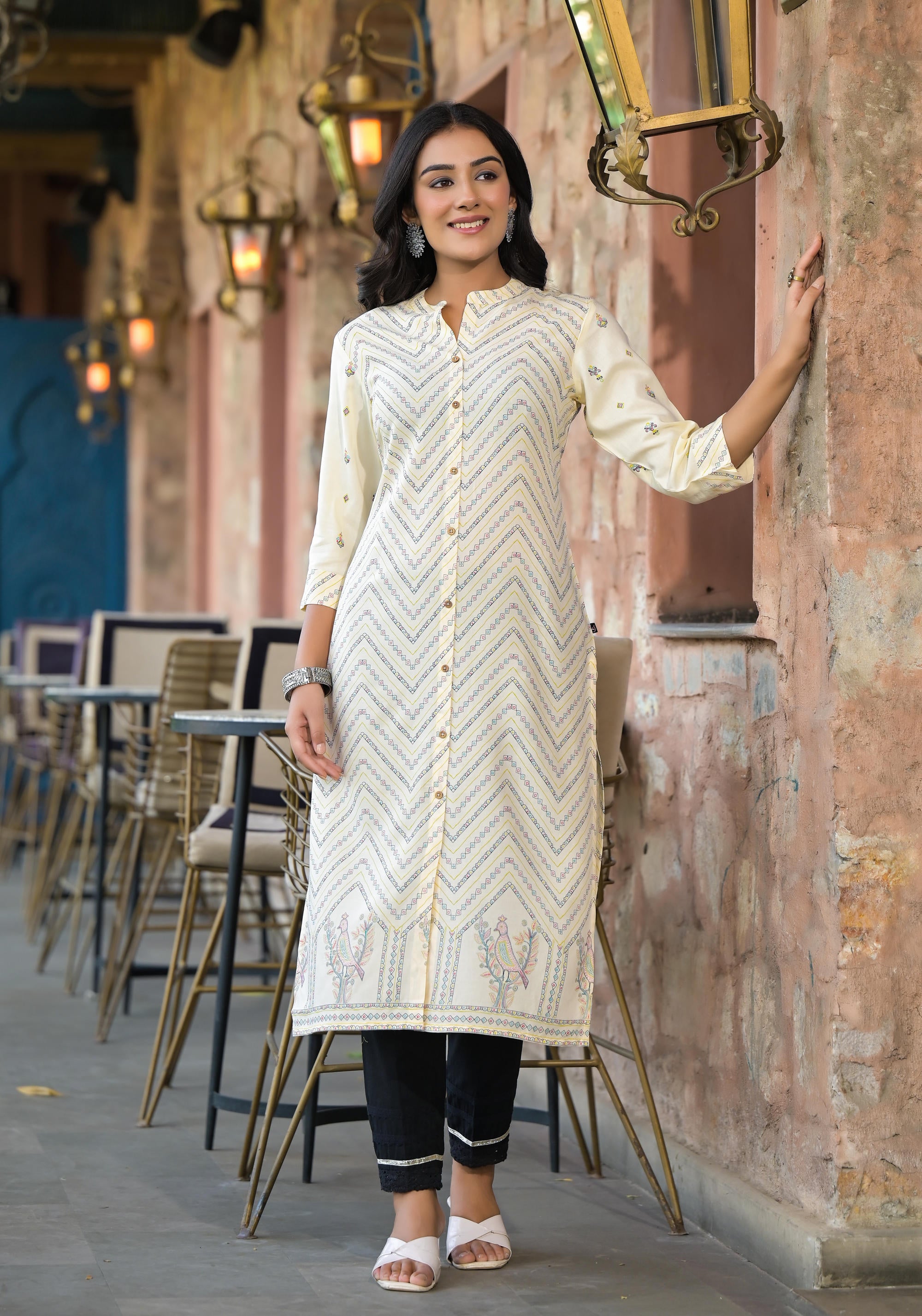 Ivory Ethnic Motif Printed Viscose Kurta With Button Closure