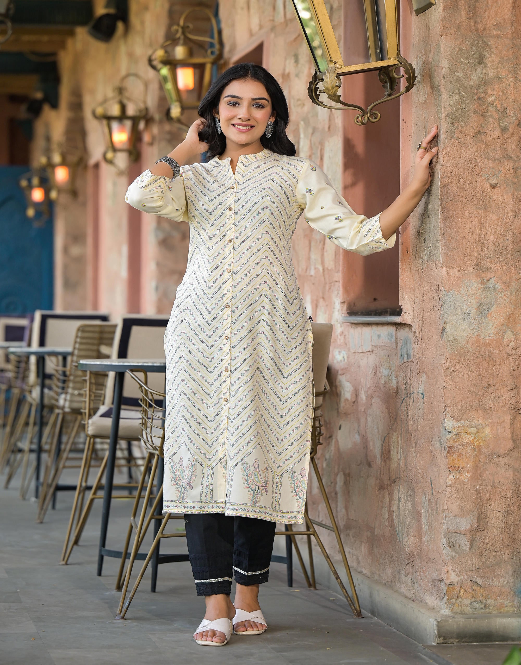 Ivory Ethnic Motif Printed Viscose Kurta With Button Closure