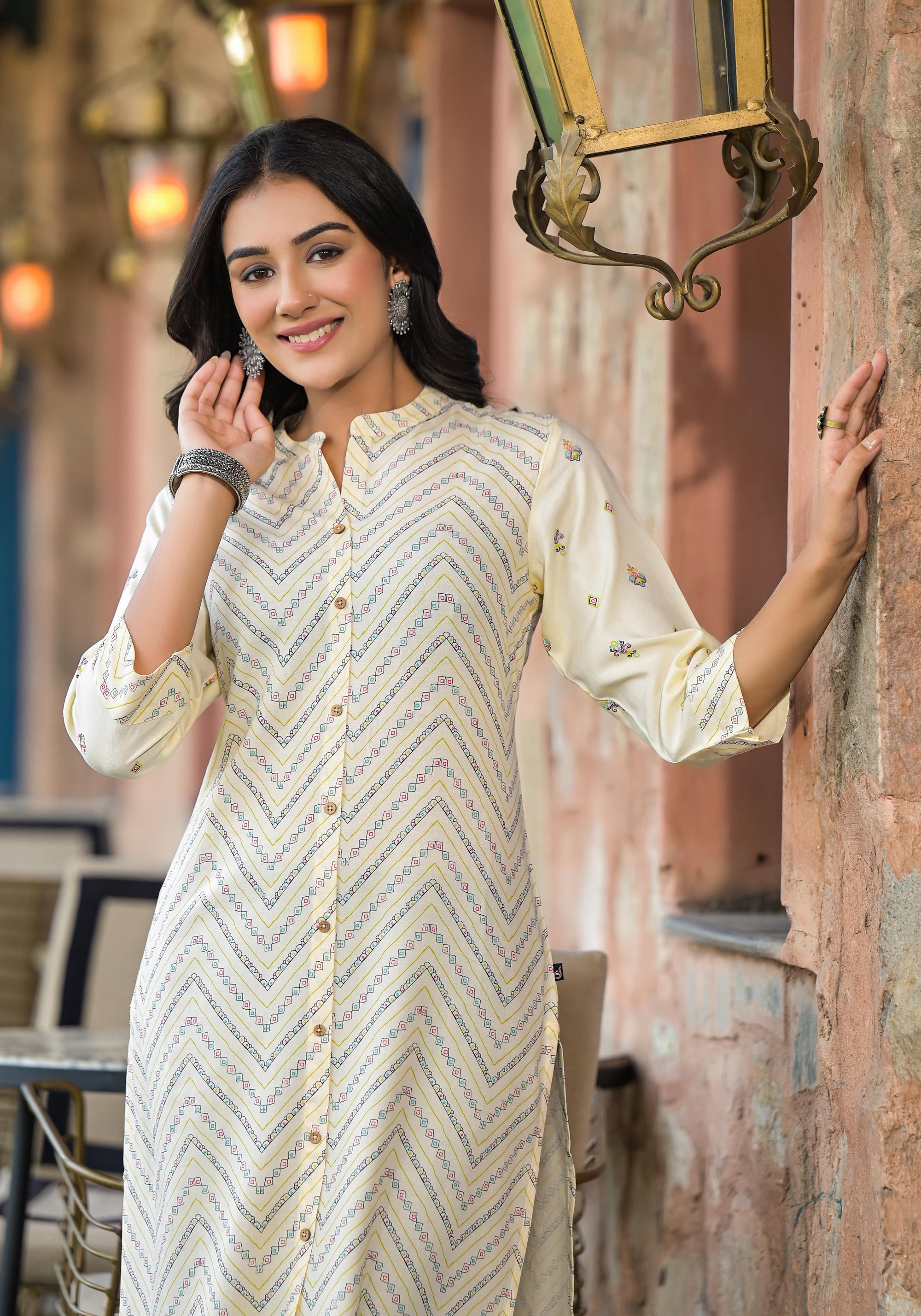 Ivory Ethnic Motif Printed Viscose Kurta With Button Closure