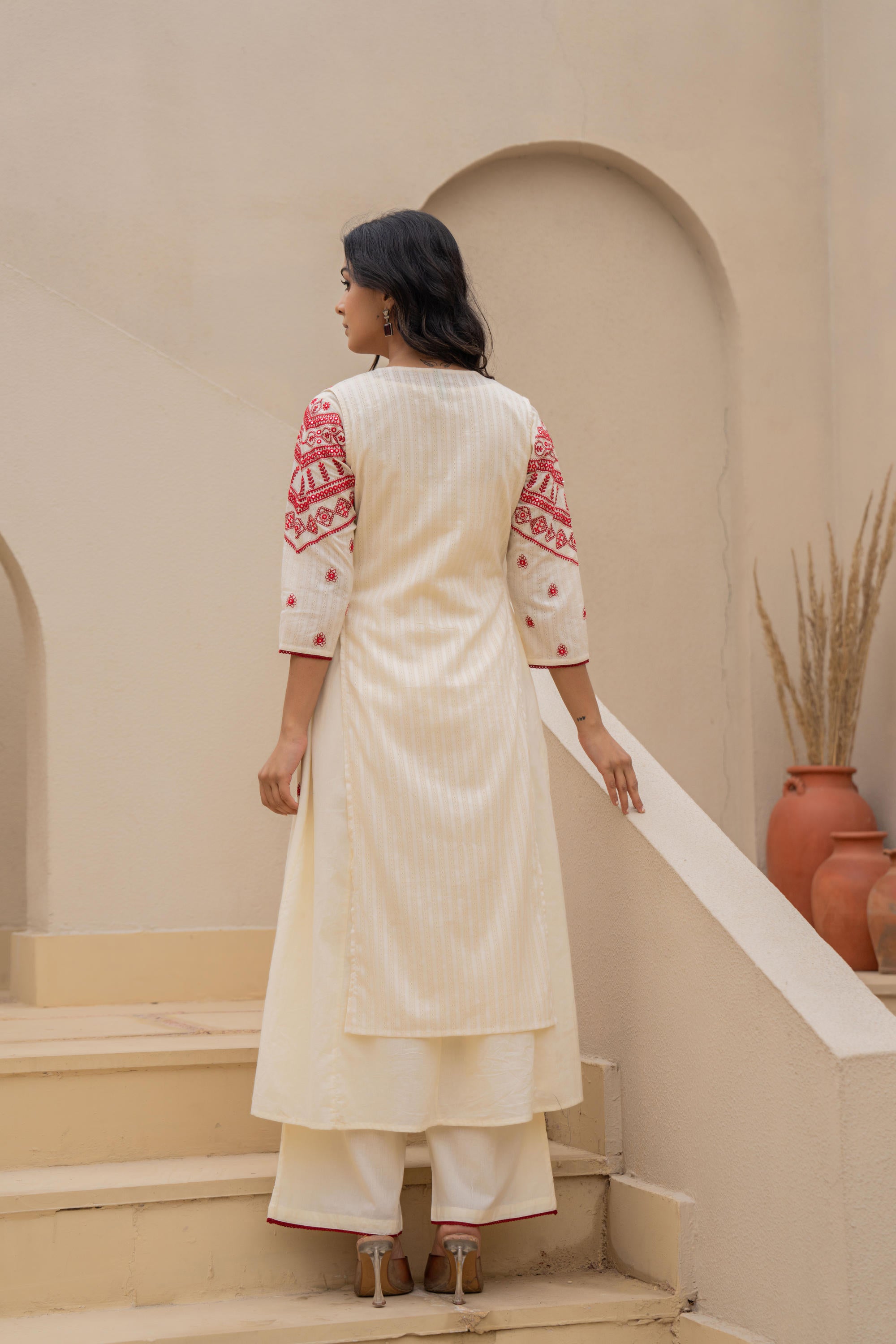 Off White & Red Solid Cotton Kurta Pant & Shrug With Thread Work