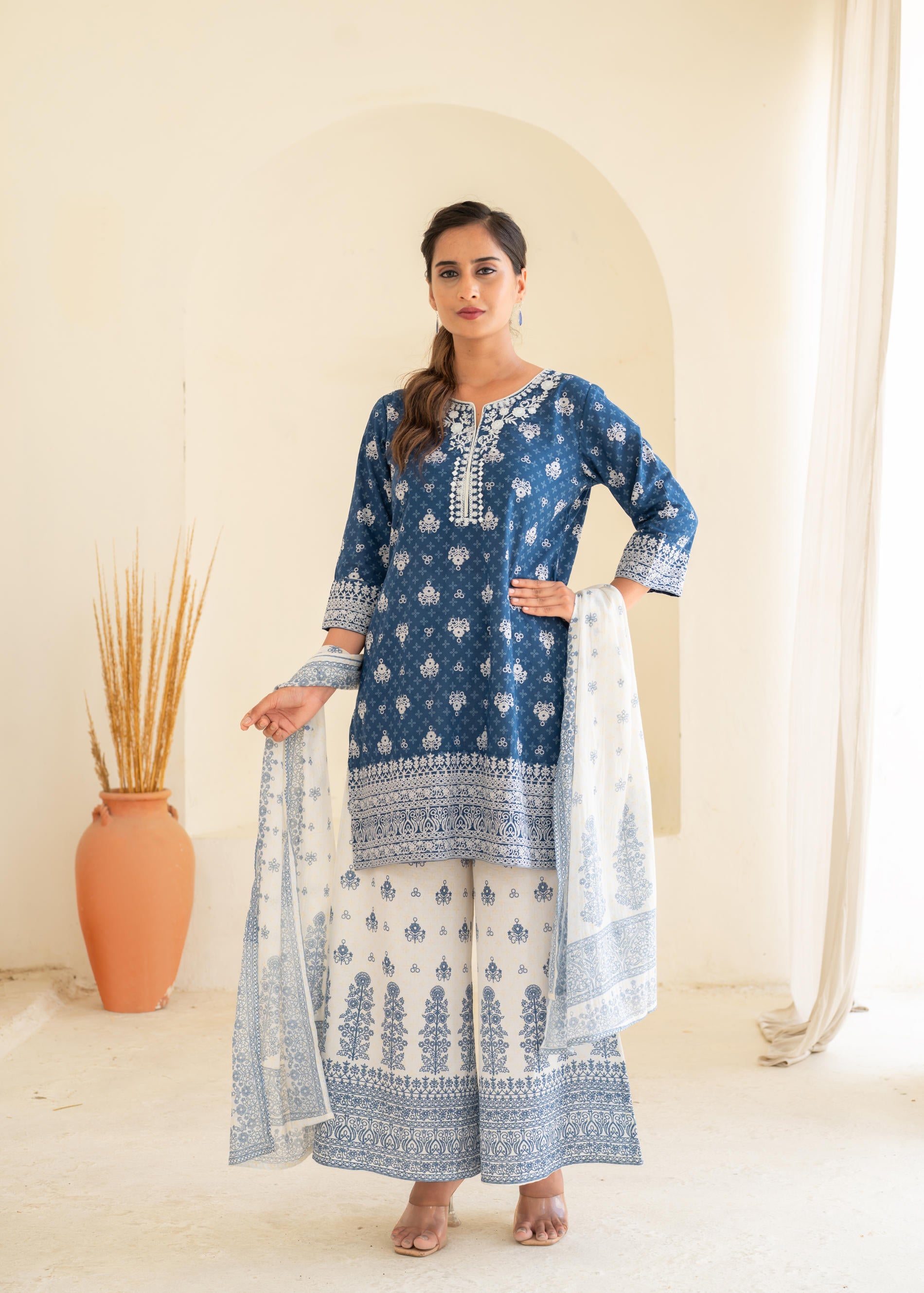 Floral embroidered cotton kurta, printed straight-fit pants