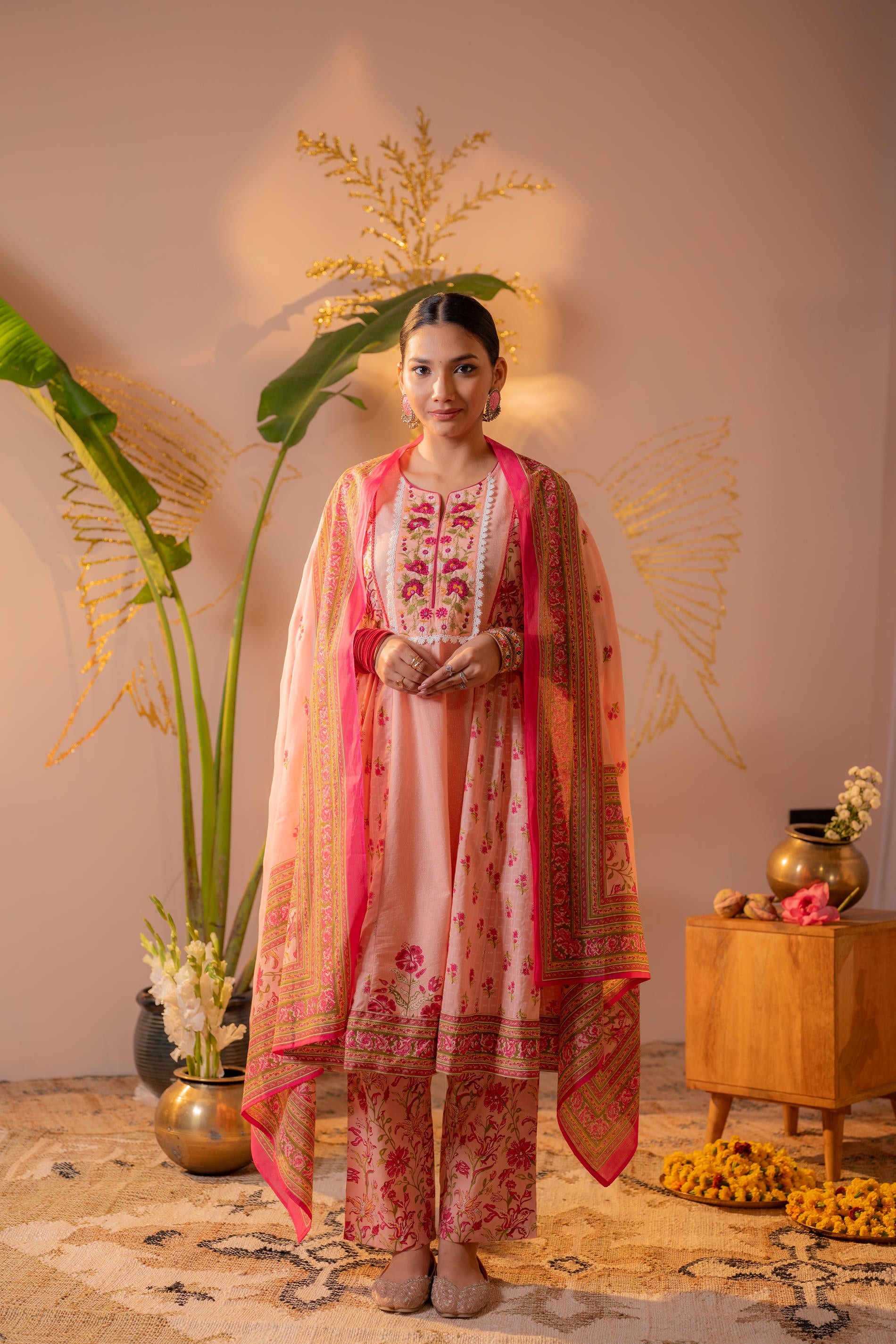 Noor-e-Gul Peach Printed Kurta Pant And Dupatta Set