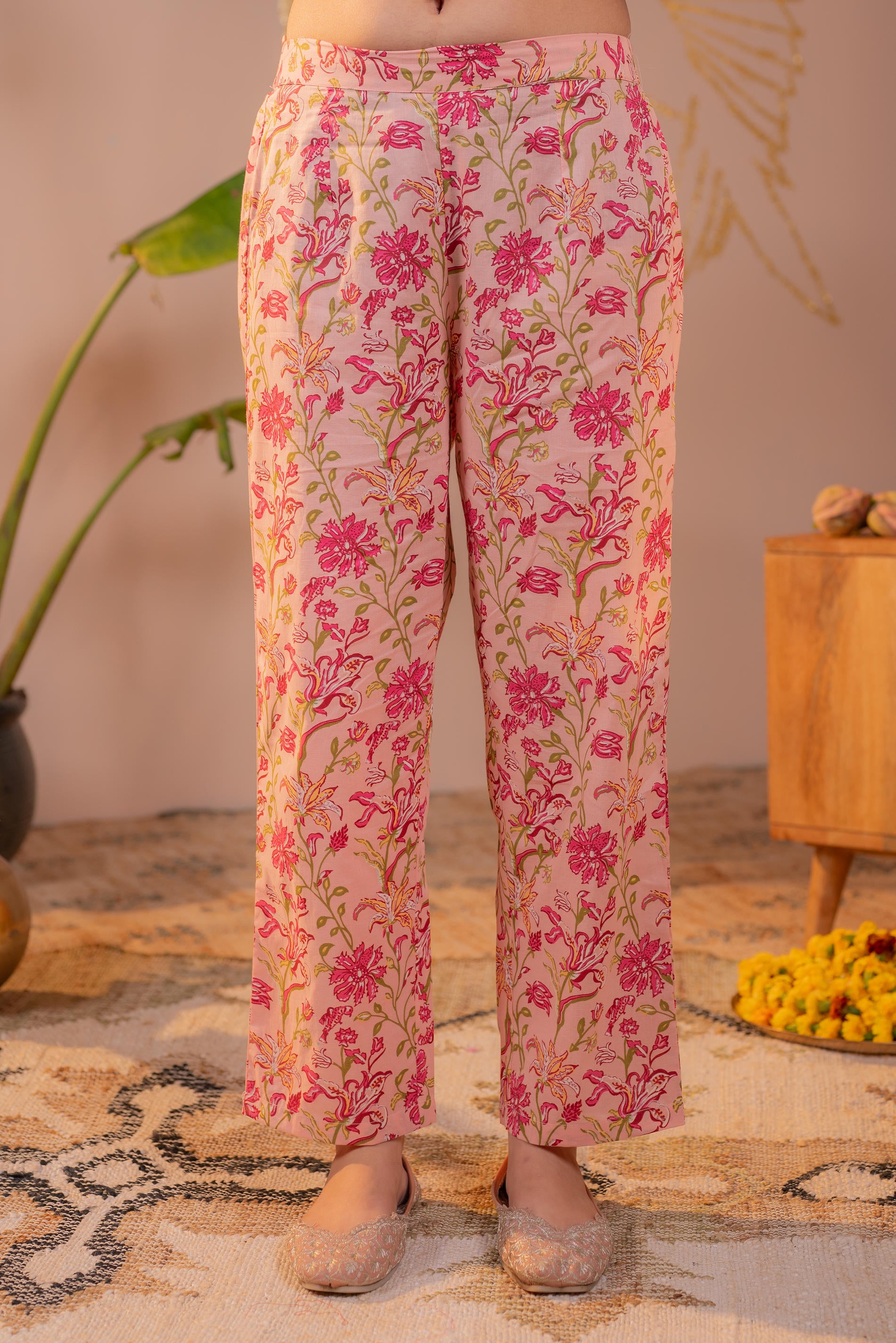 Noor-e-Gul Peach Printed Kurta Pant And Dupatta Set