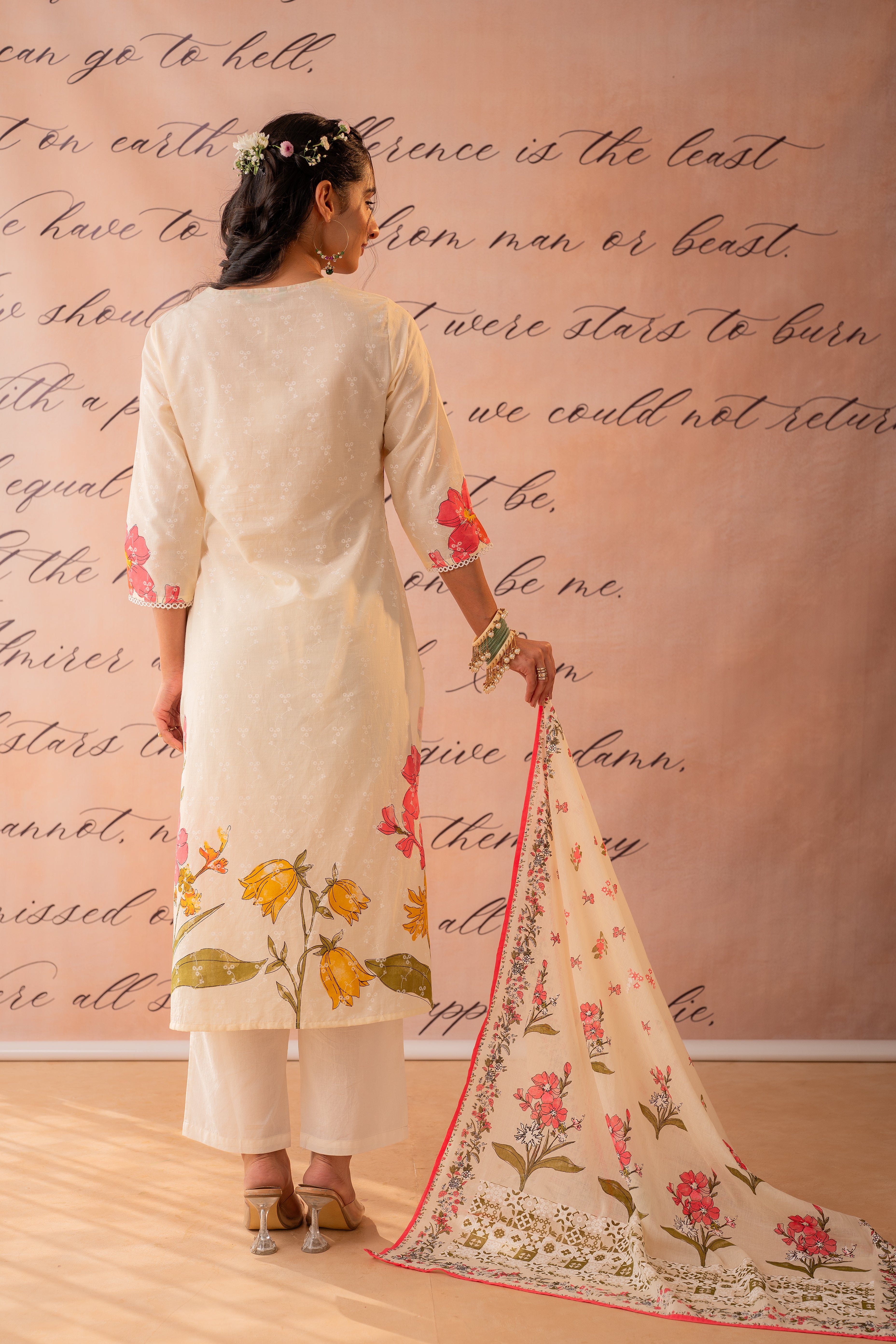 Dastaan Off-White Floral Printed Kurta Pant And Dupatta Set