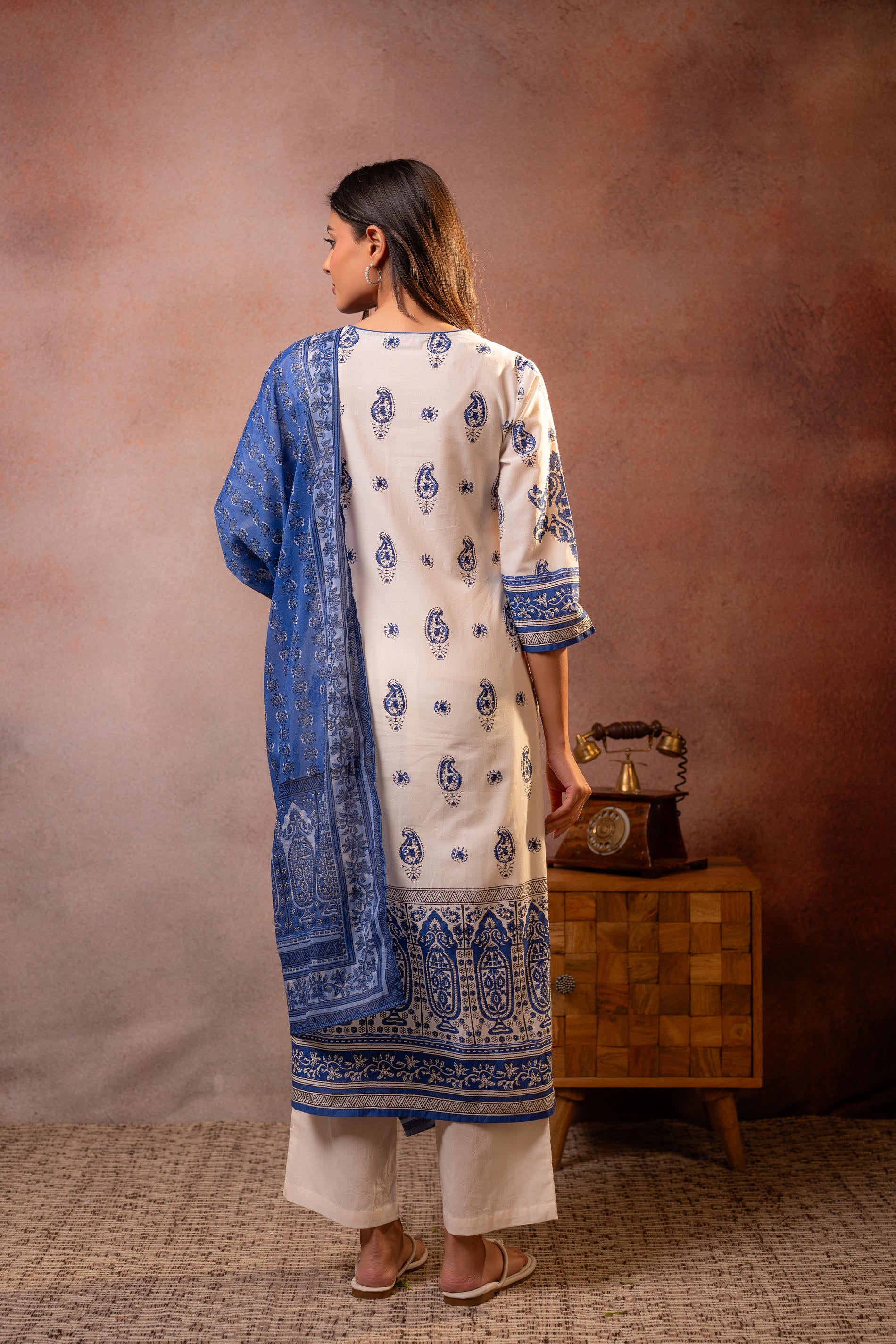 Cream Ethnic Printed Straight Kurta Set with Indigo Dupatta