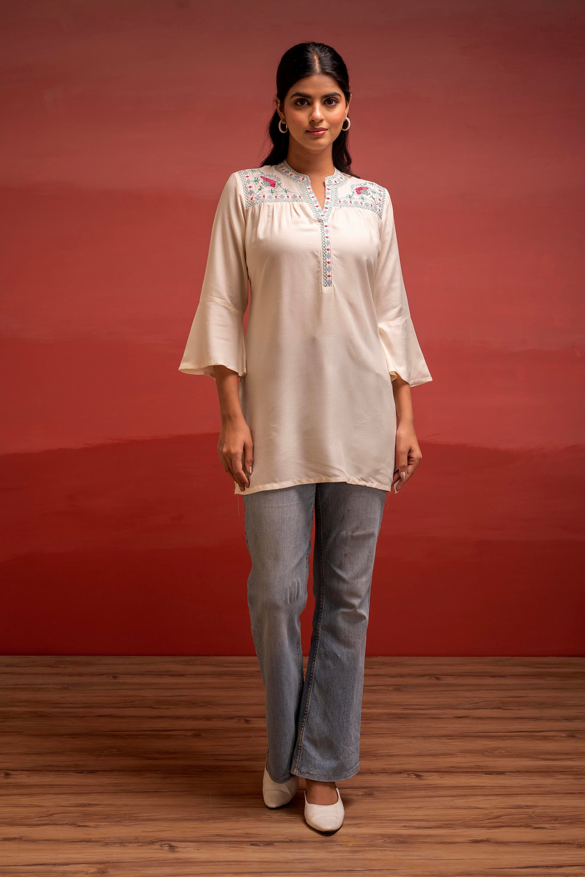 Off White Solid Viscose Tunic with  Thread Work