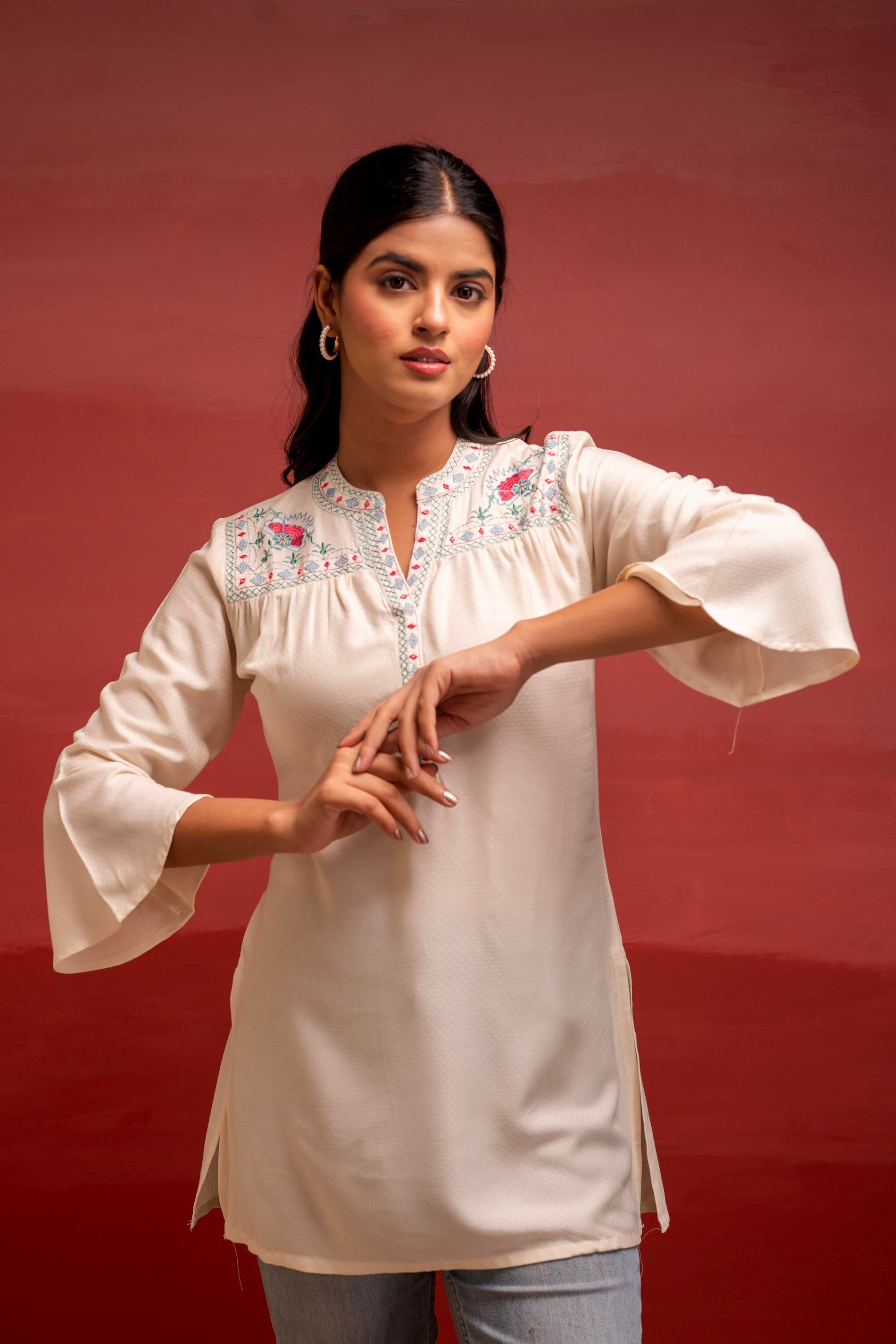 Off White Solid Viscose Tunic with  Thread Work