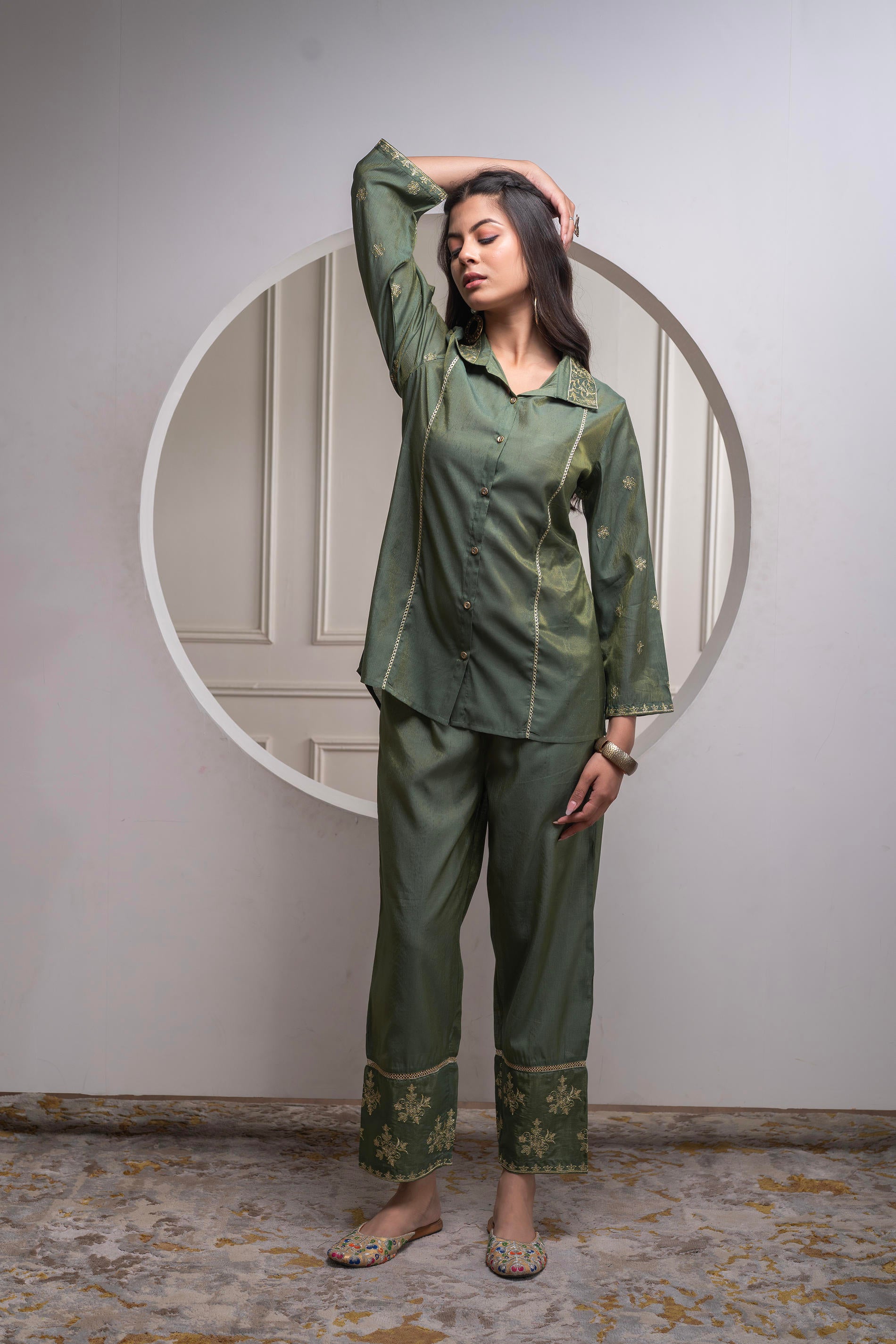 Fuchsia Solid Viscose Tunic and Pants Co-ord Set with Zari Work and Button Detailing