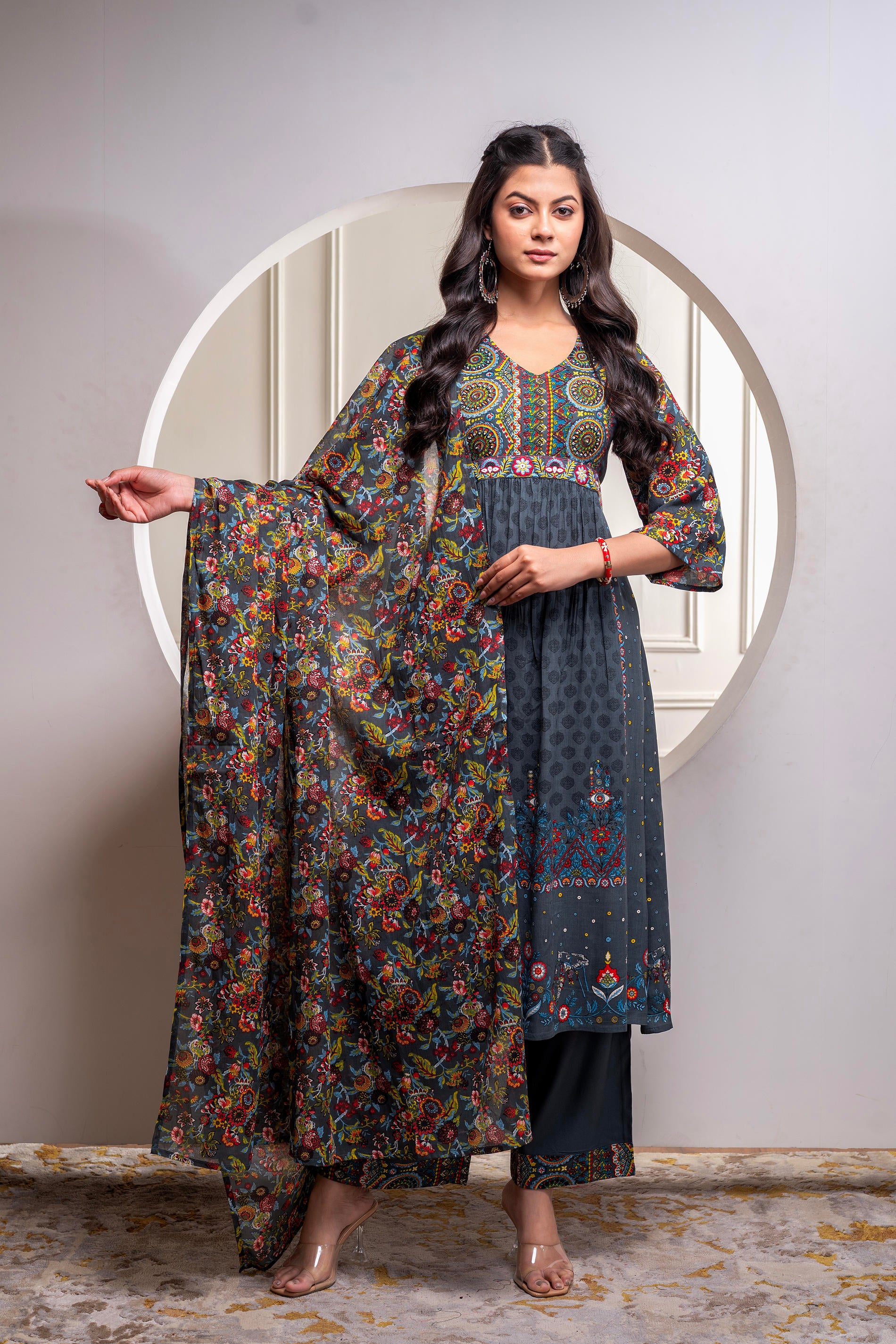 Grey Floral Viscose Kurta Pant Dupatta Set with Thread Work and Sequence