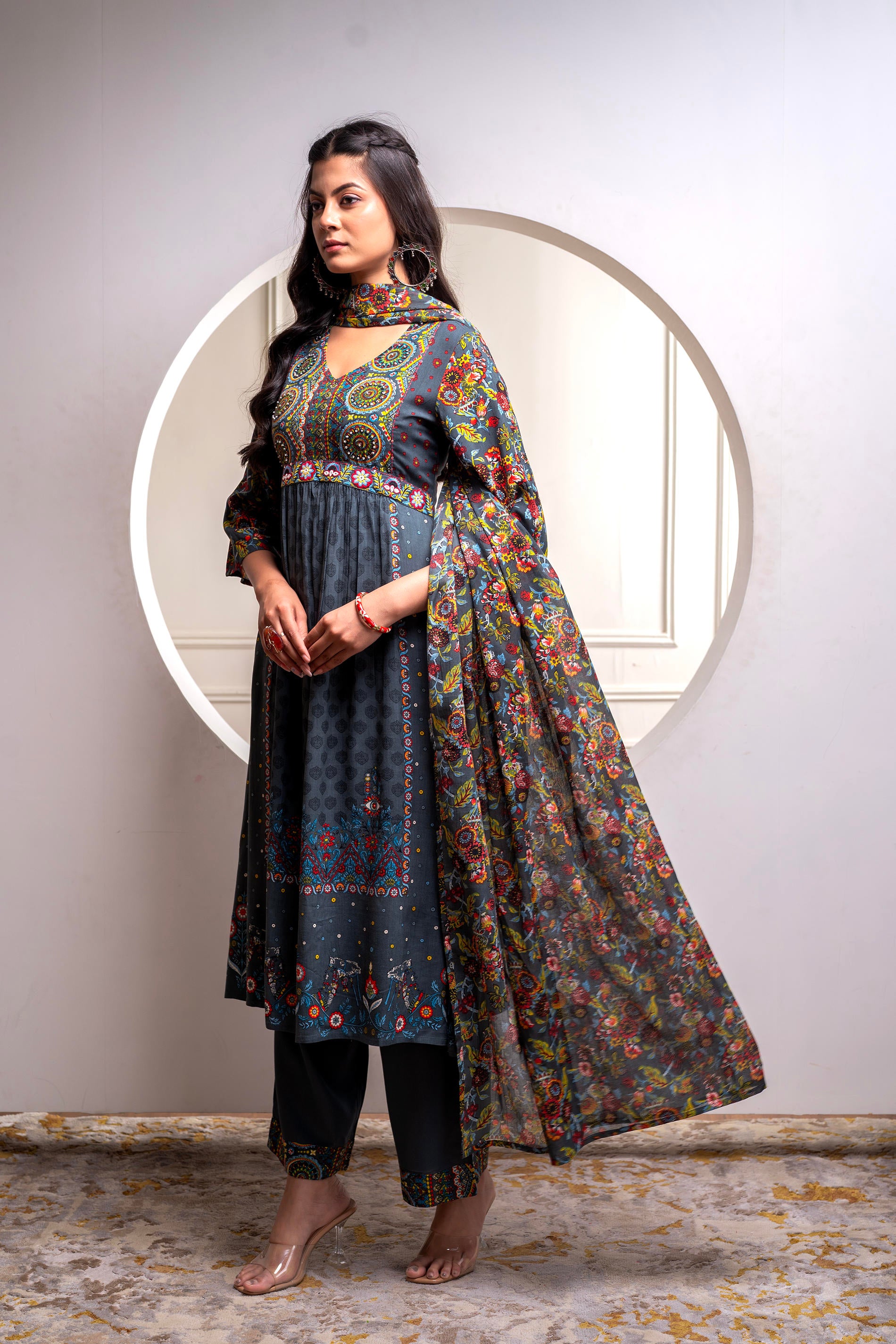 Grey Floral Viscose Kurta Pant Dupatta Set with Thread Work and Sequence