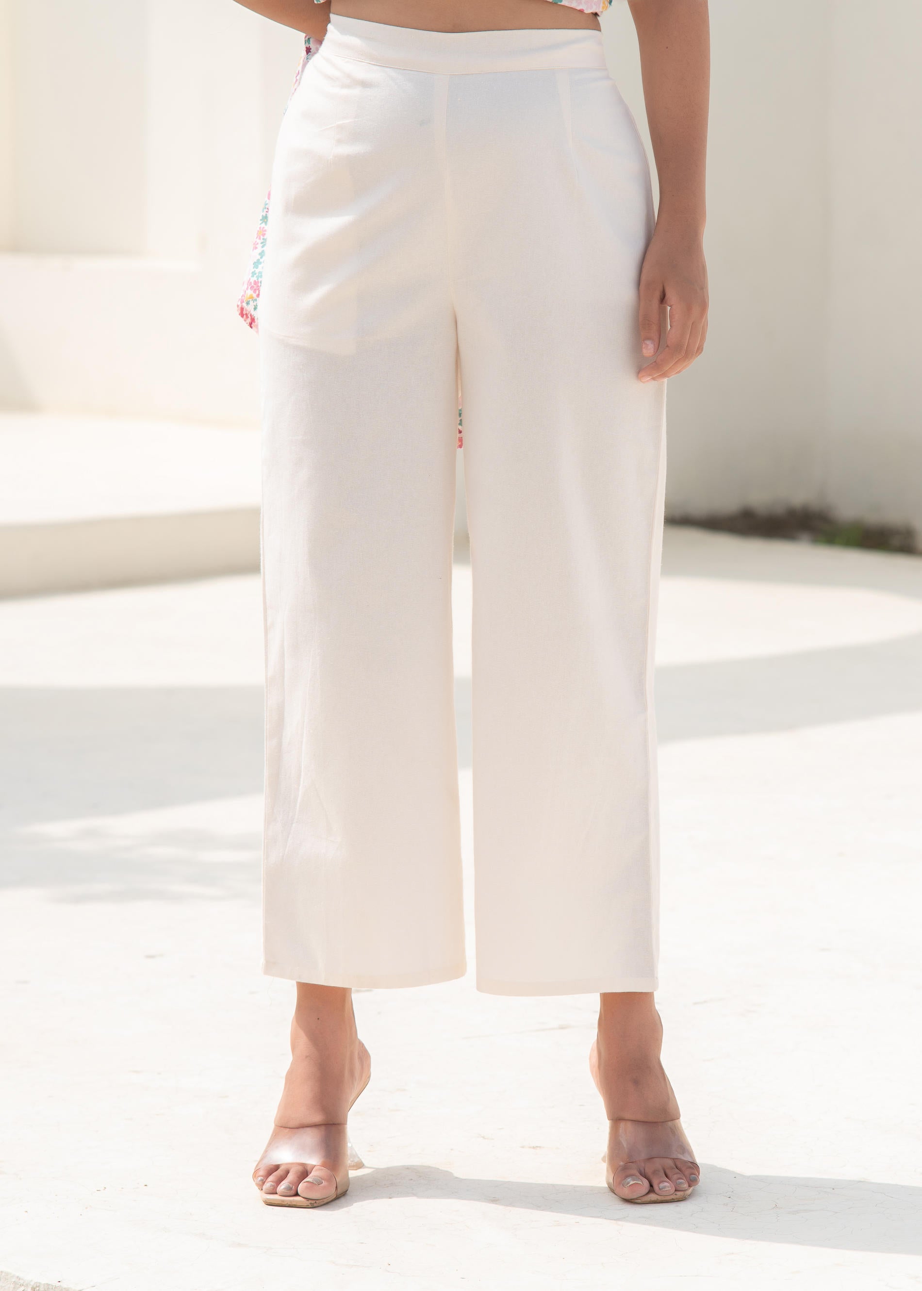 Women's Off White Solid Straight Cotton Pant with Pocket