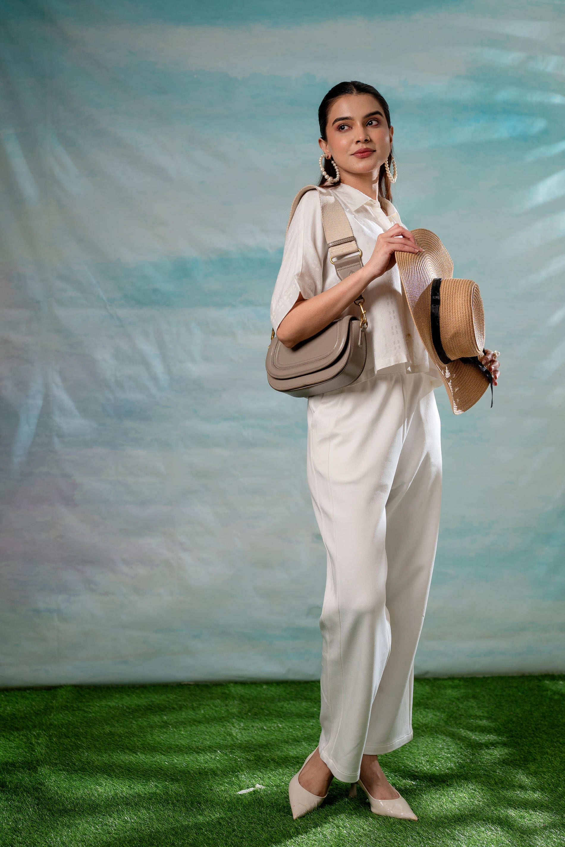 Lamora Off-White Minimal Textured Boxy Shirt