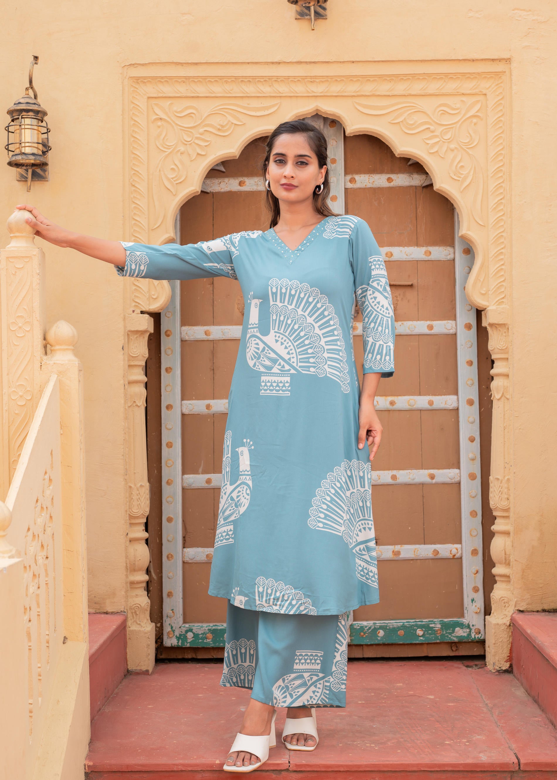 Women's Printed Powder Blue Viscose Kurta With Pant