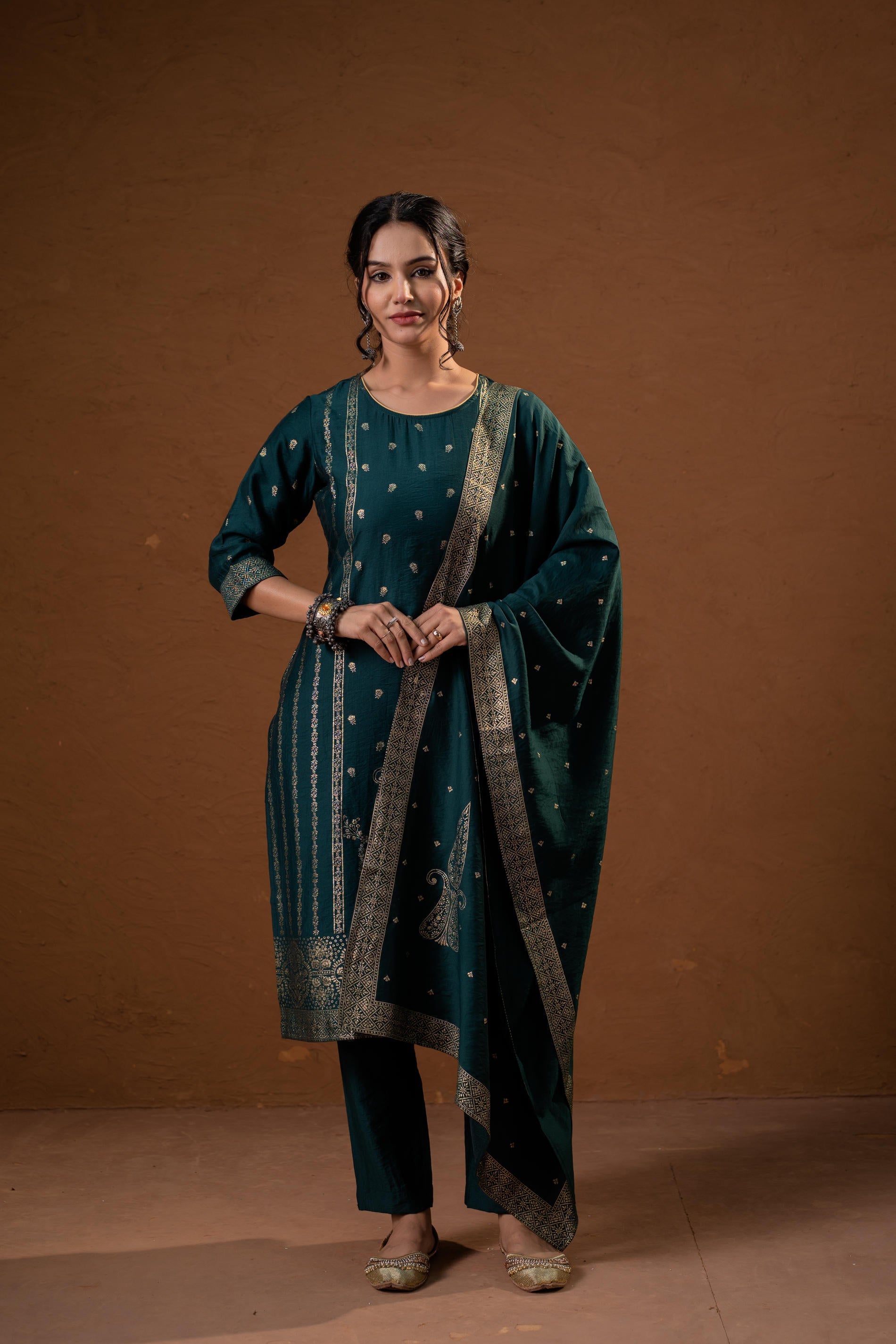 Green, Foil-Print Straight Kurta Set with Pant & Ornate Dupatta