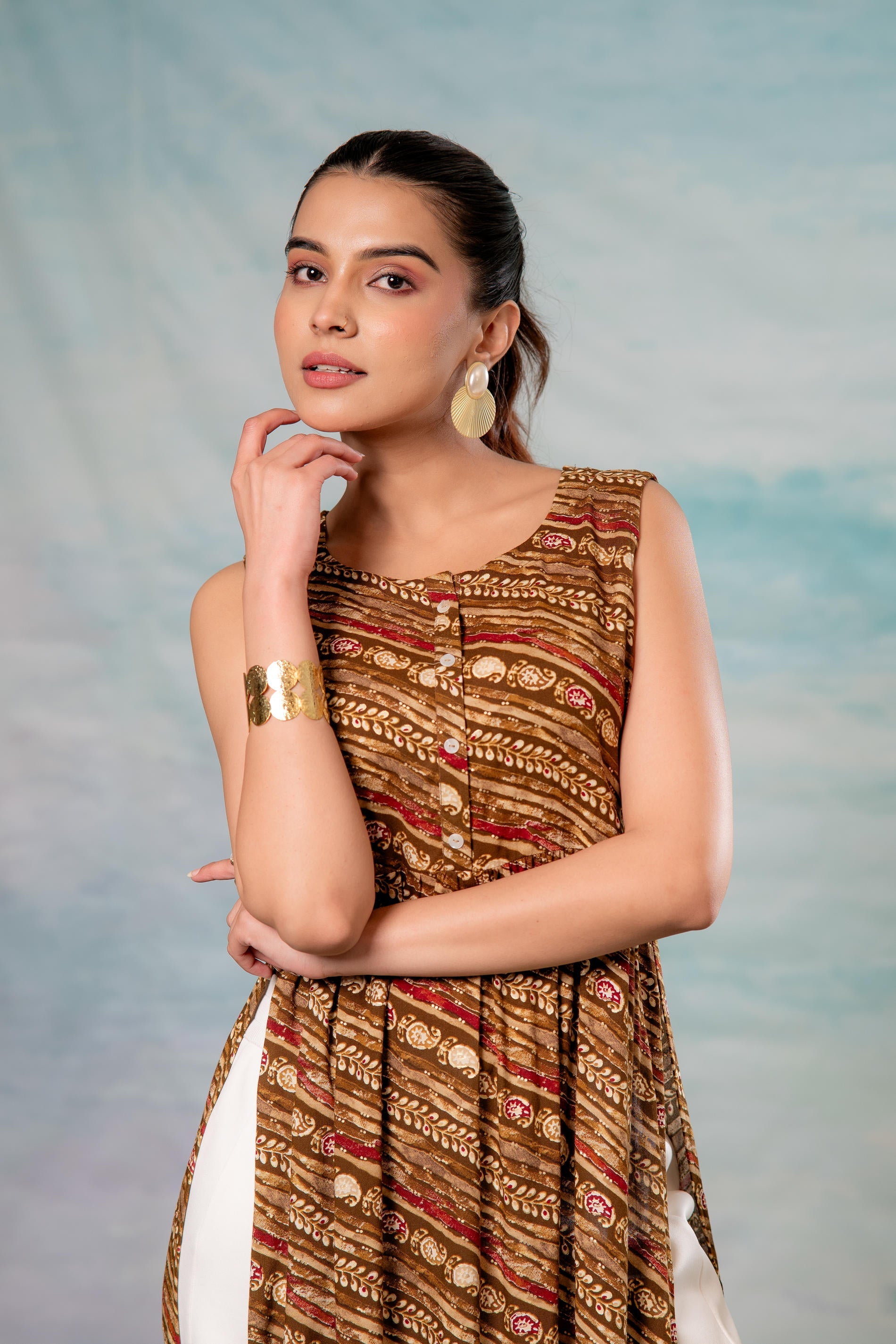 Women's Brown Ethnic Motif Printed Sleeveless Kurta