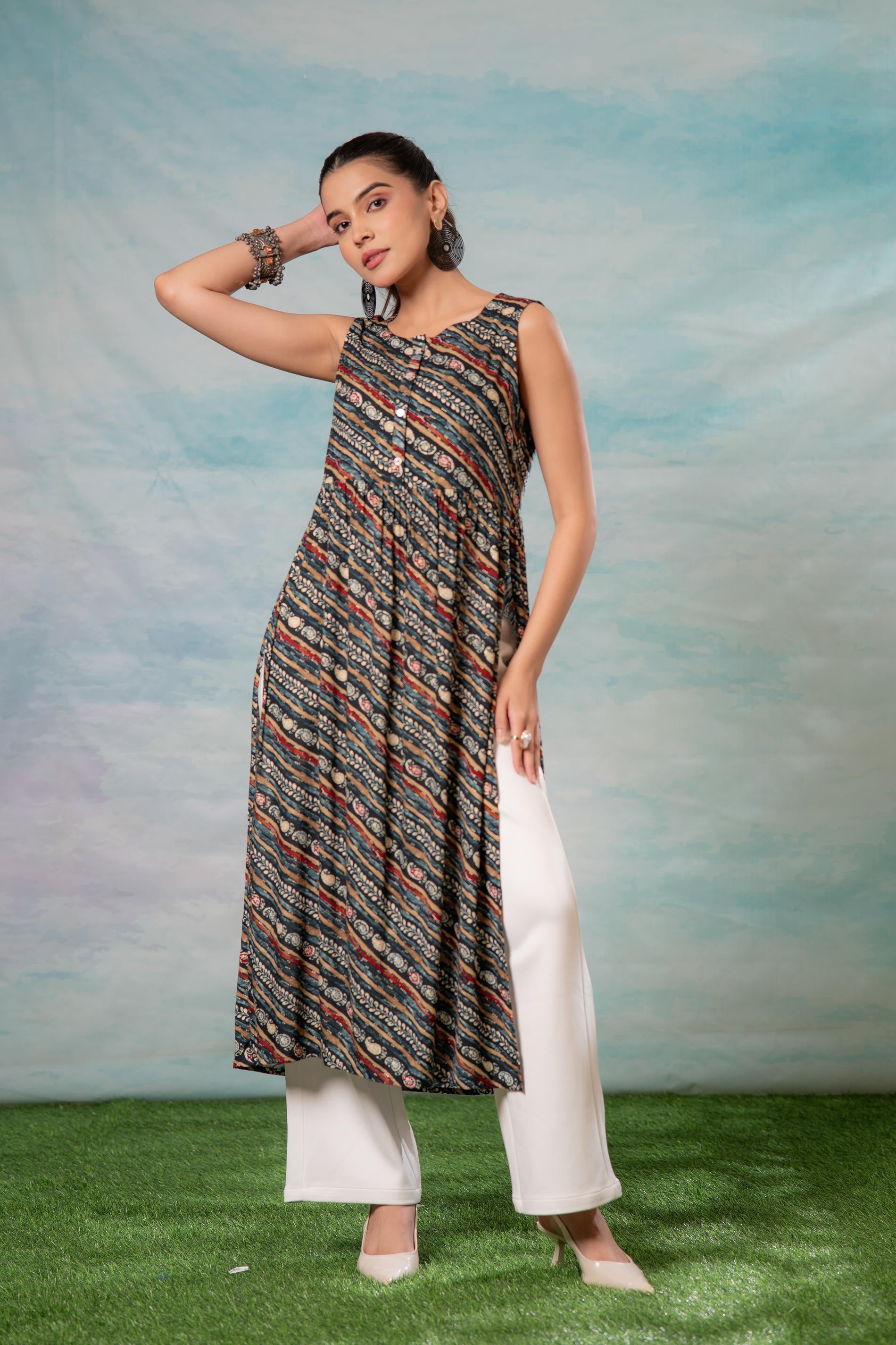 Women's Navy Ethnic Motif Printed Sleeveless Kurta
