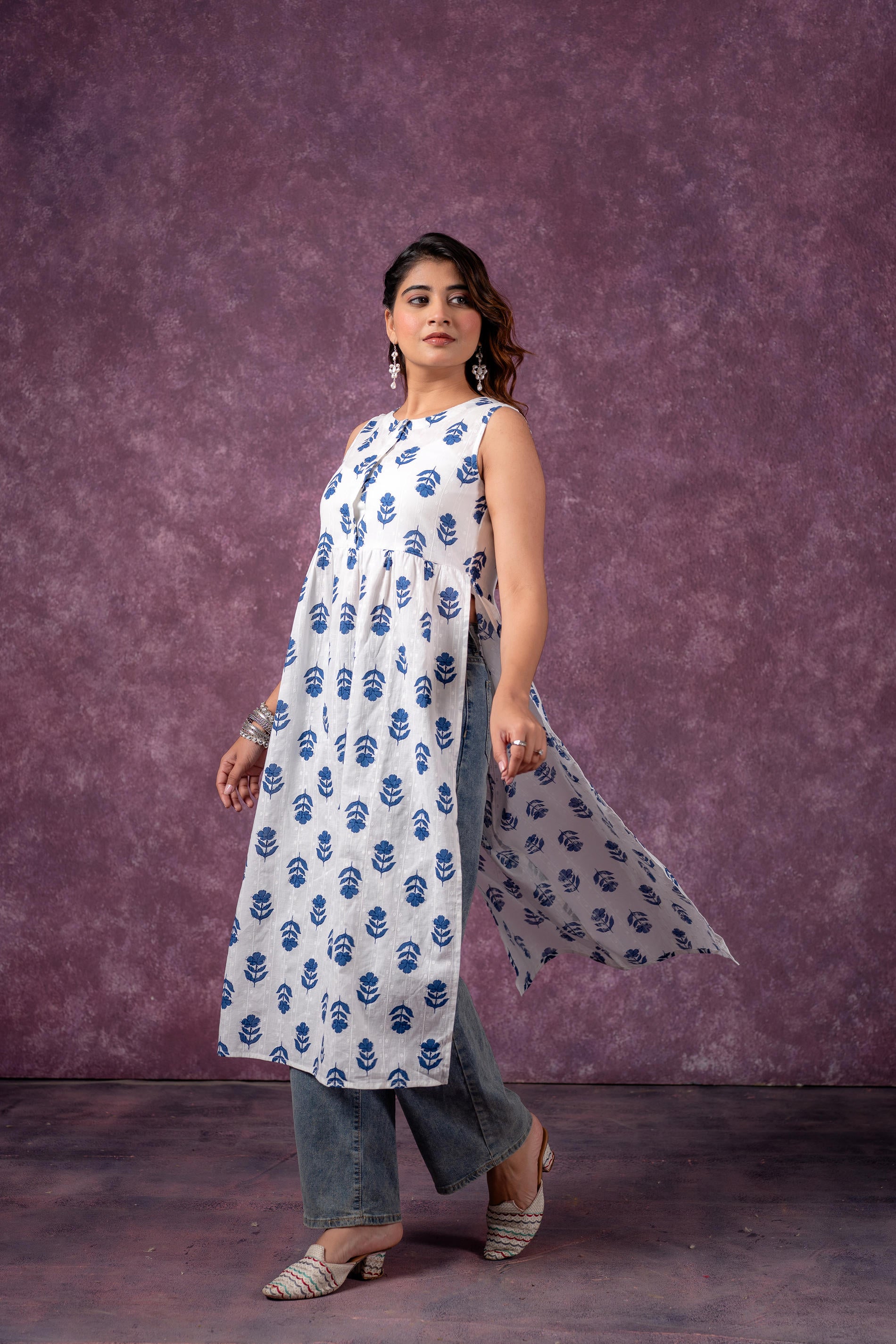 Indigo Leaf Printed Sleeveless Long Kurta