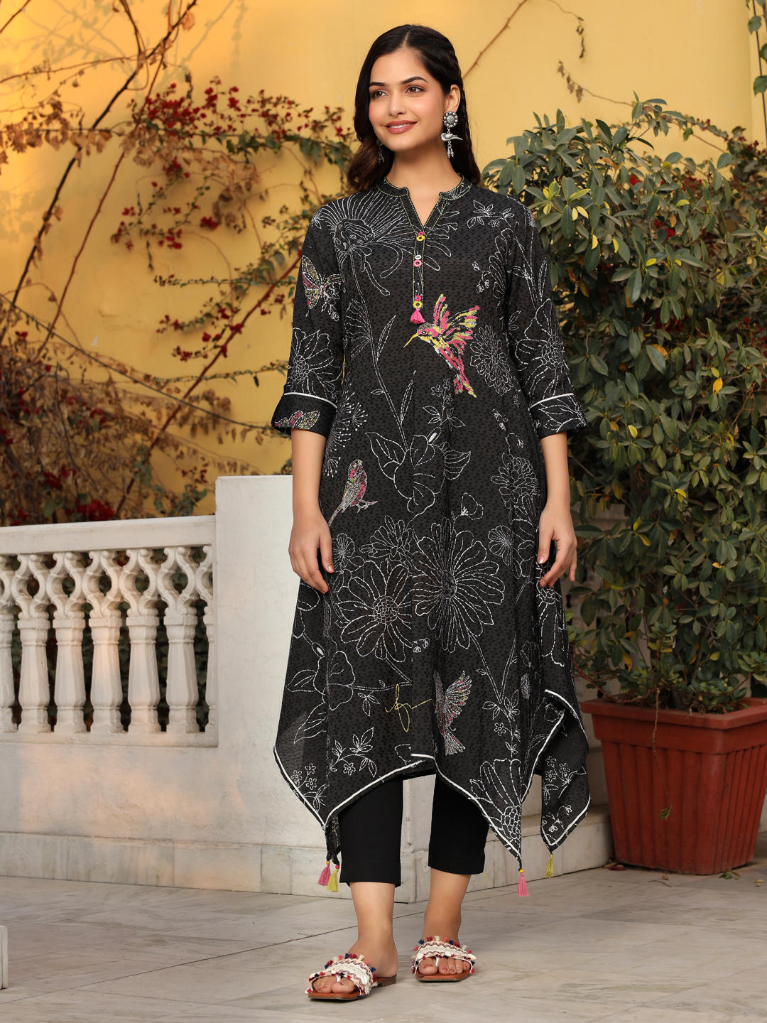 Juniper The Dhara Black Floral Printed Nylon Dobby Kurta