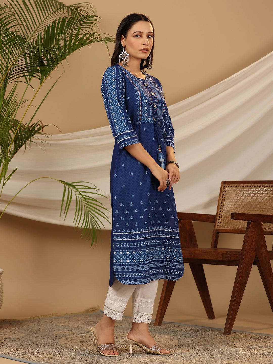 Juniper The Madhubala Women Blue Geometric Printed Rayon Kurta With Contrast Beadwork Sequins & Tassels