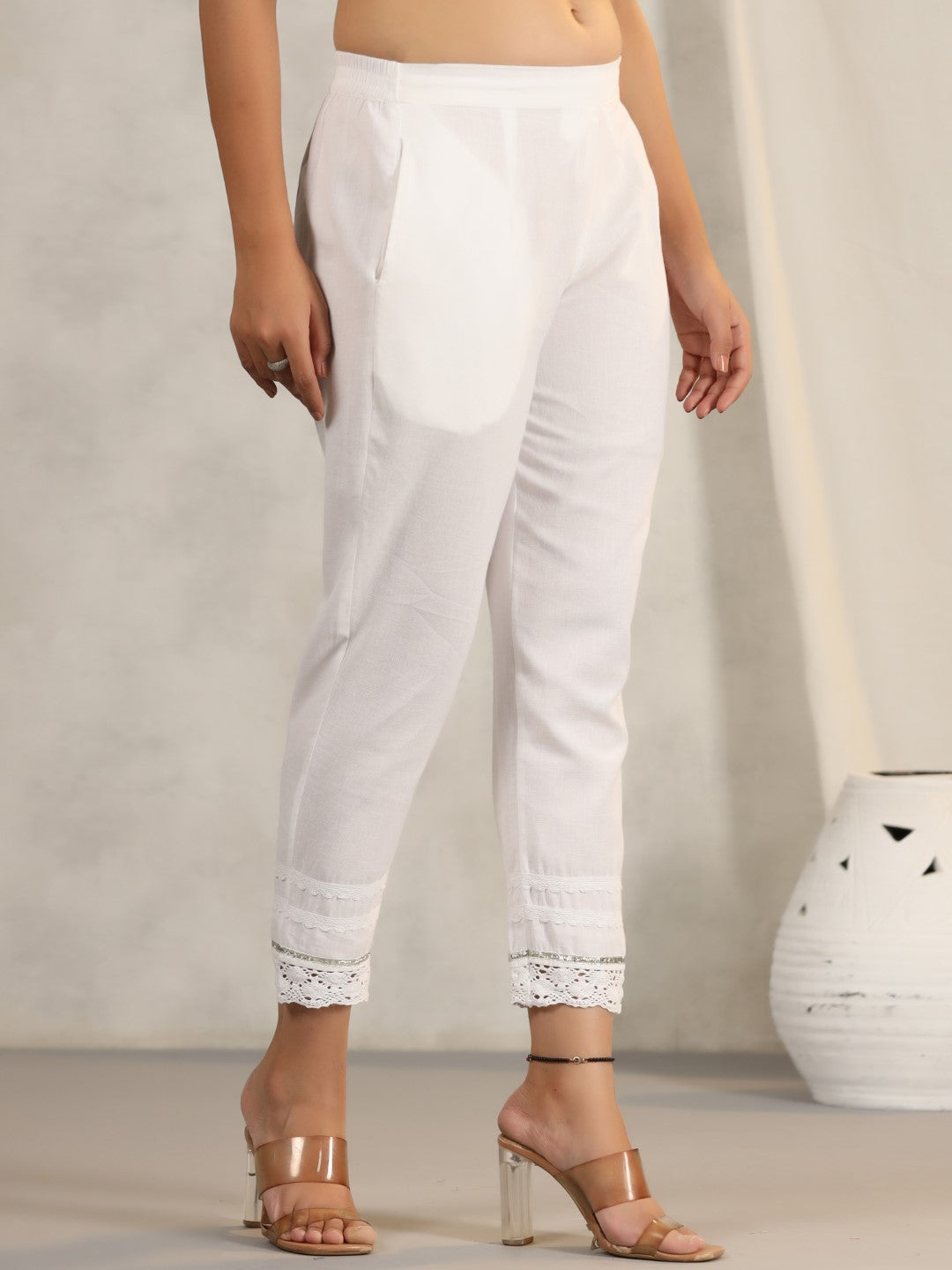 Juniper Women Off-White Cotton Flex Solid Slim Fit Pants