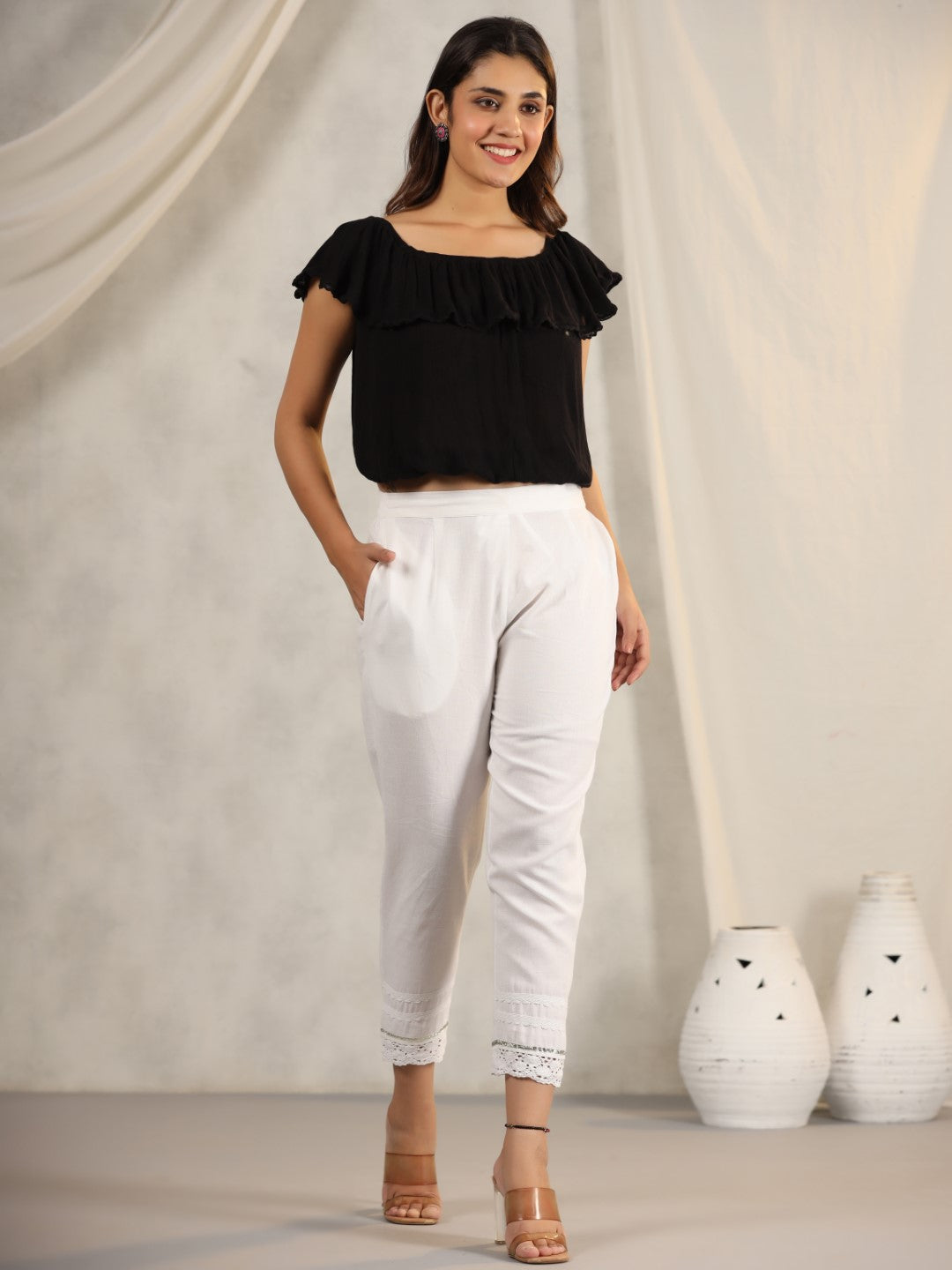Juniper Women Off-White Cotton Flex Solid Slim Fit Pants