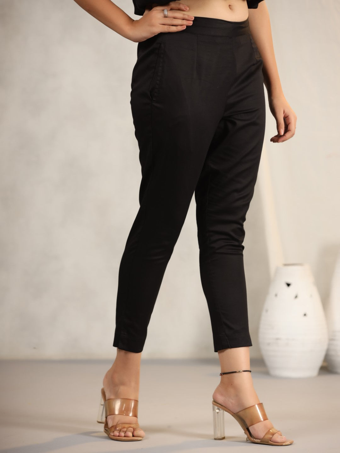 Juniper Women Black Cotton Lycra Solid Slim Pants