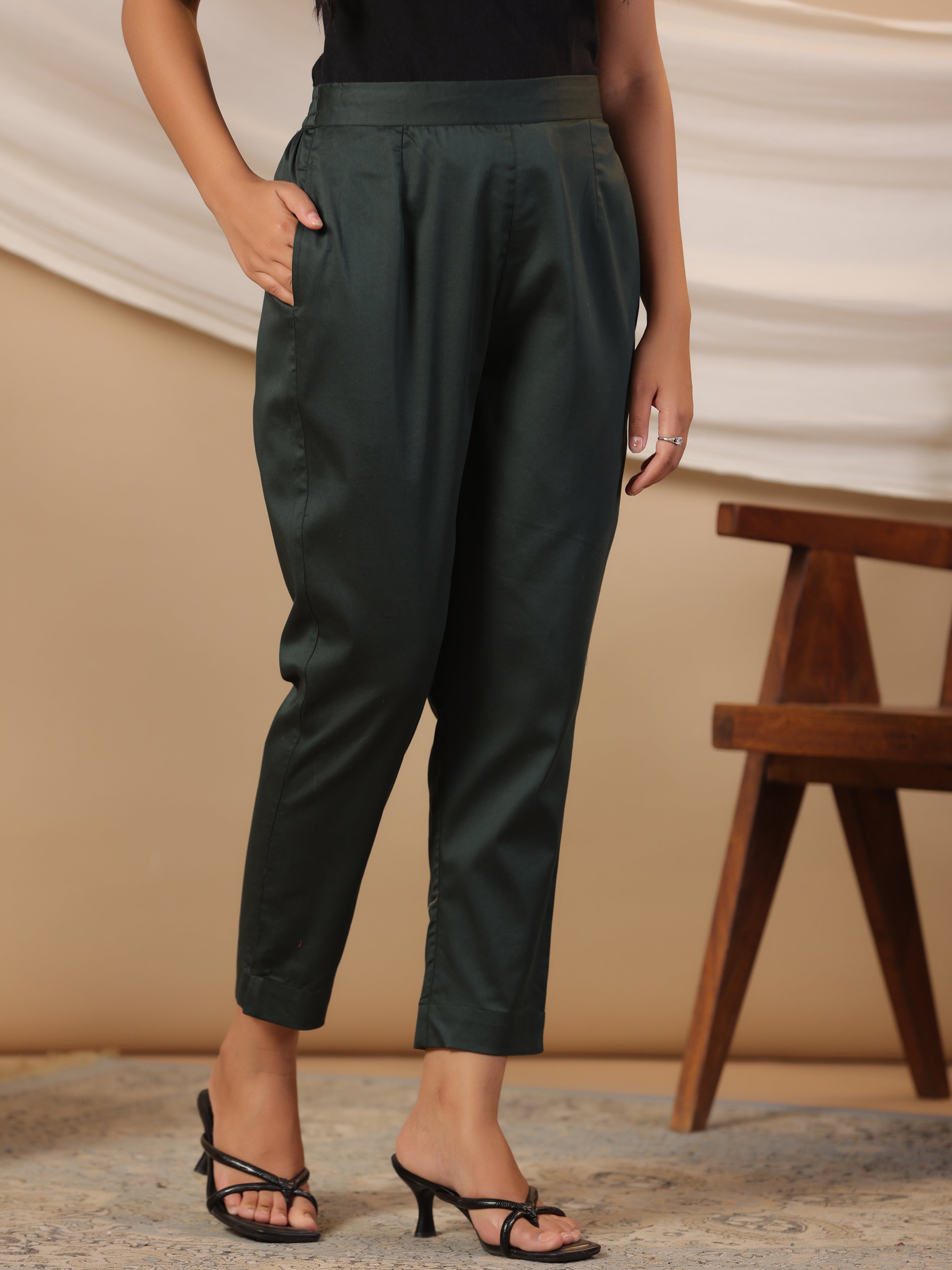 Juniper Women Jade Green Cotton Lycra Solid Slim Fit Pants