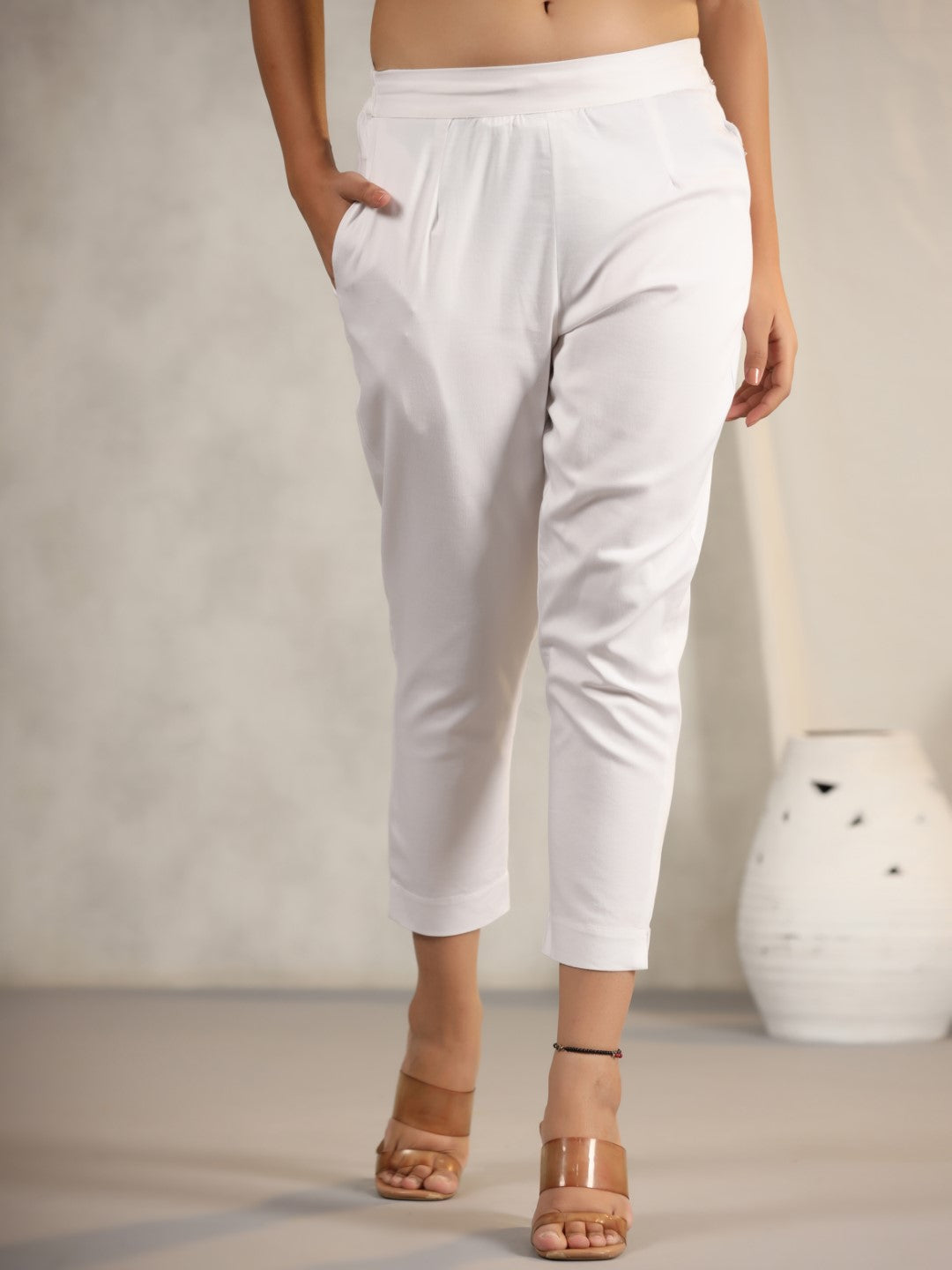 Juniper Women White Cotton Lycra Solid Slim Pants