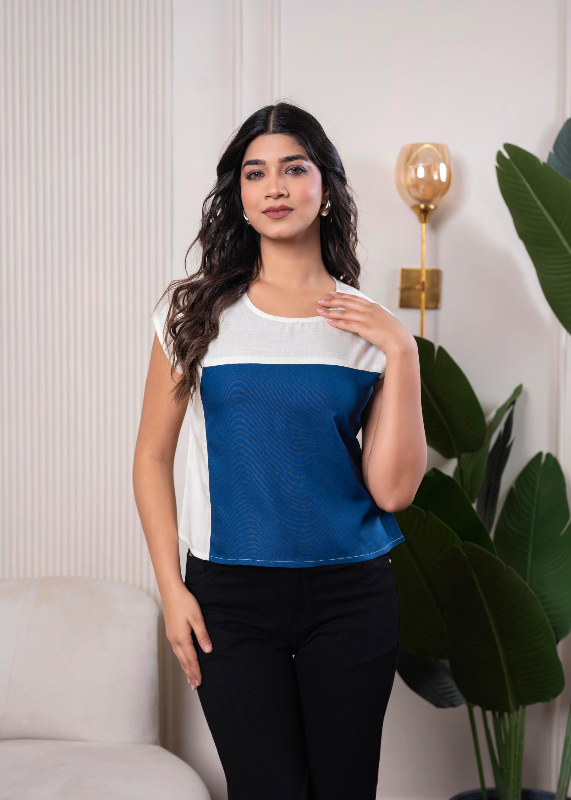 Lamora Off-White & Blue Colorblock  Casual Top