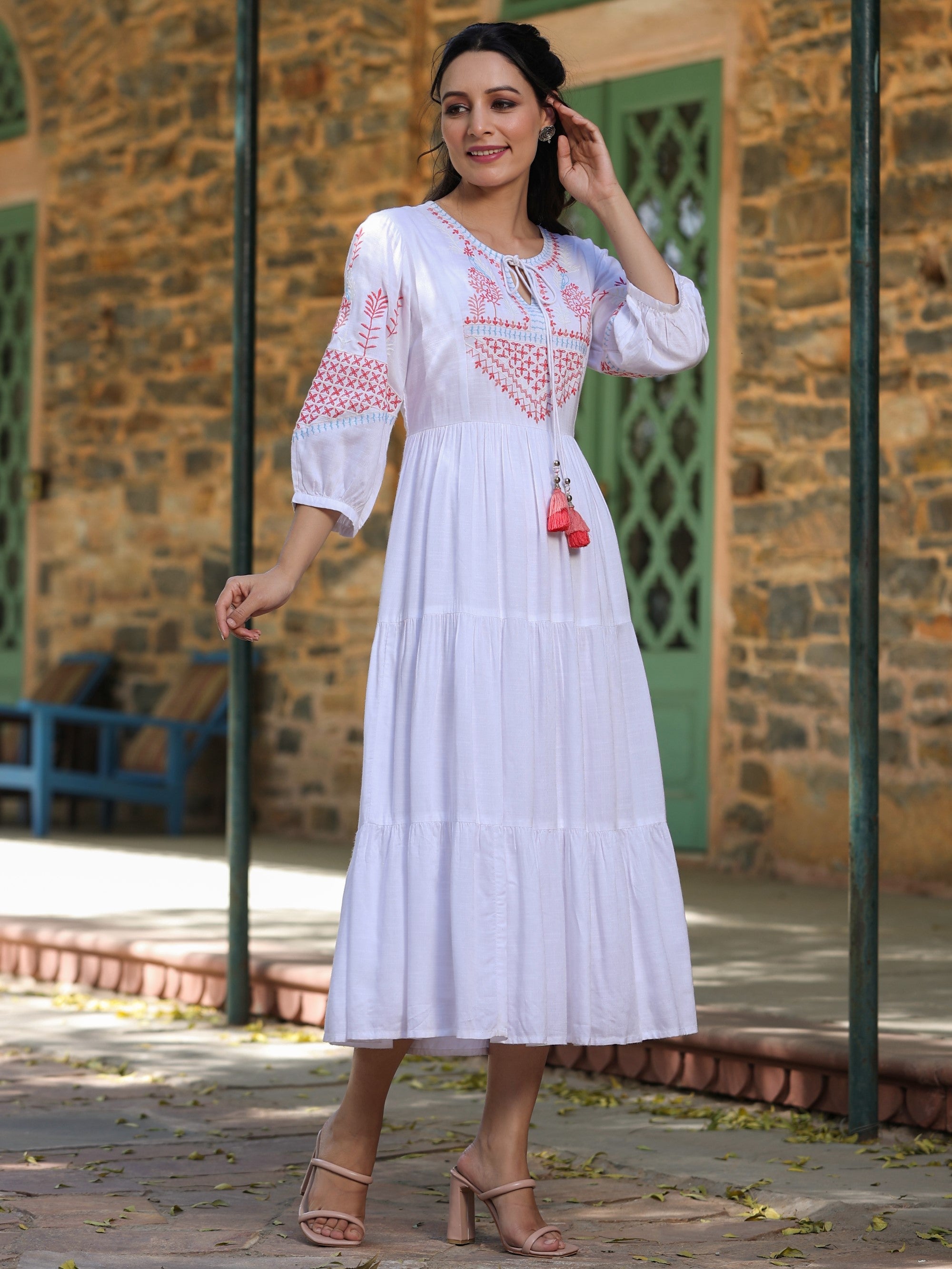 White Cotton Tiered Beach Dress | Lindsey Brown – Lindsey Brown Designer  Resortwear